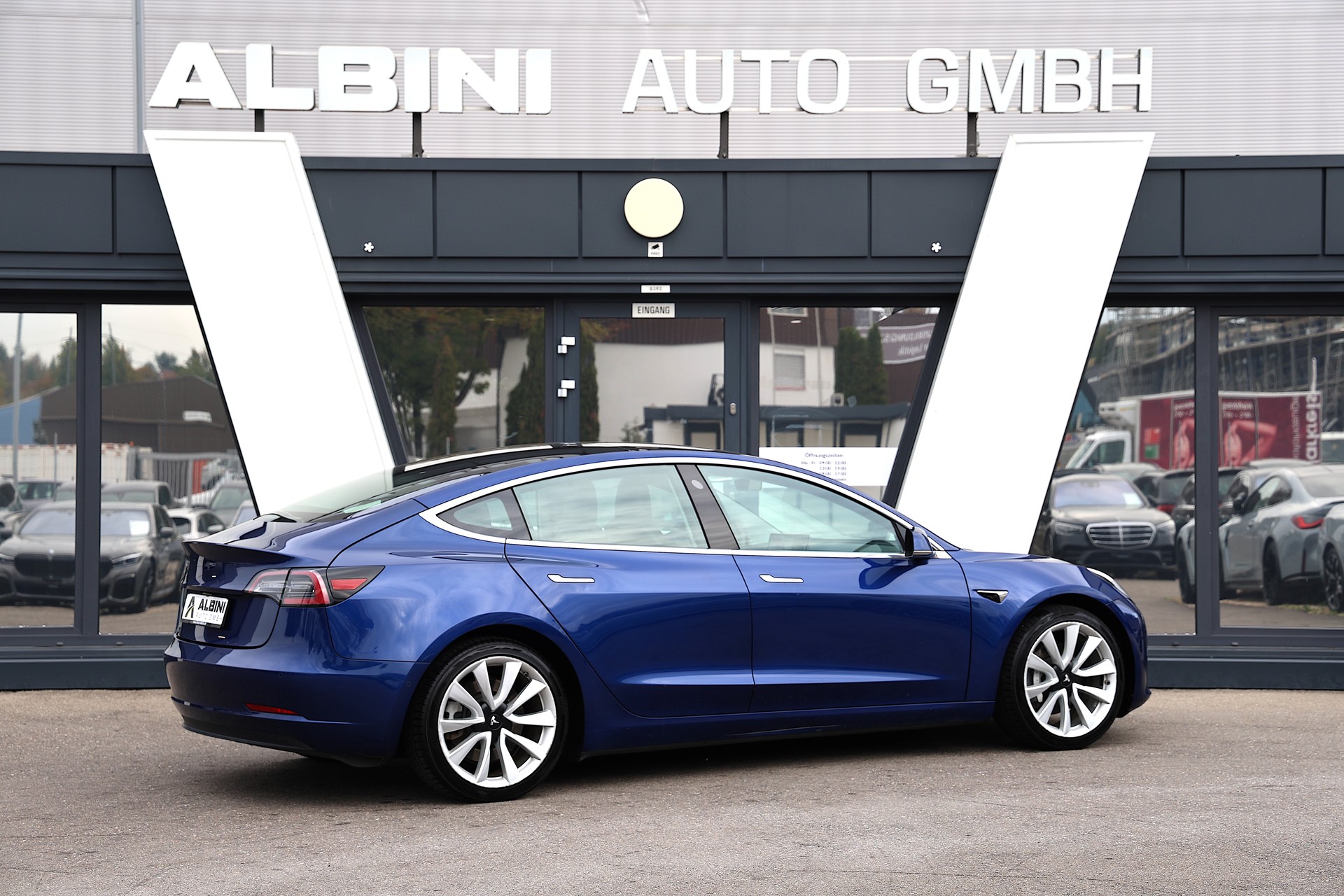 TESLA Model 3 Performance Dual Motor-image-3