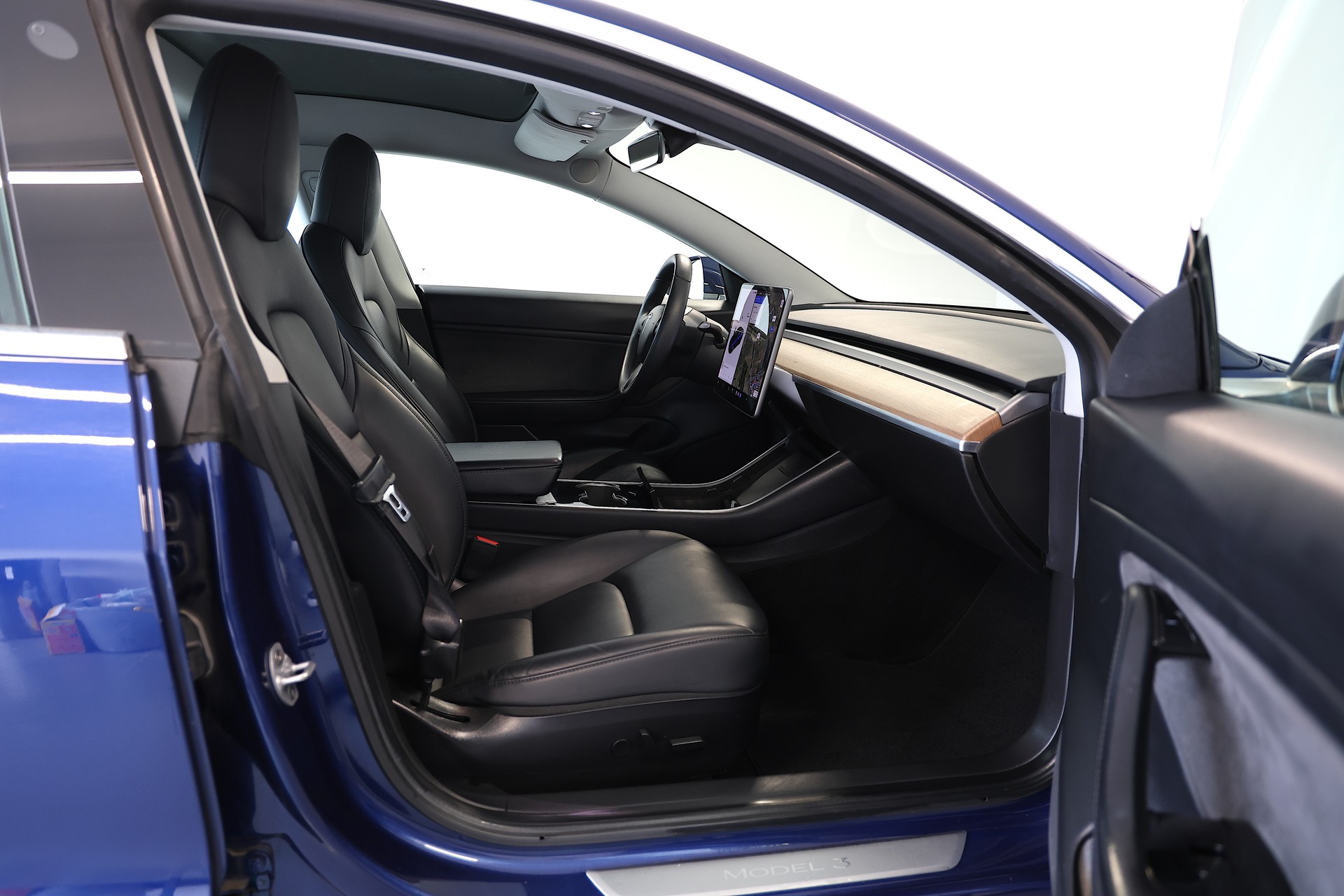 TESLA Model 3 Performance Dual Motor-image-12