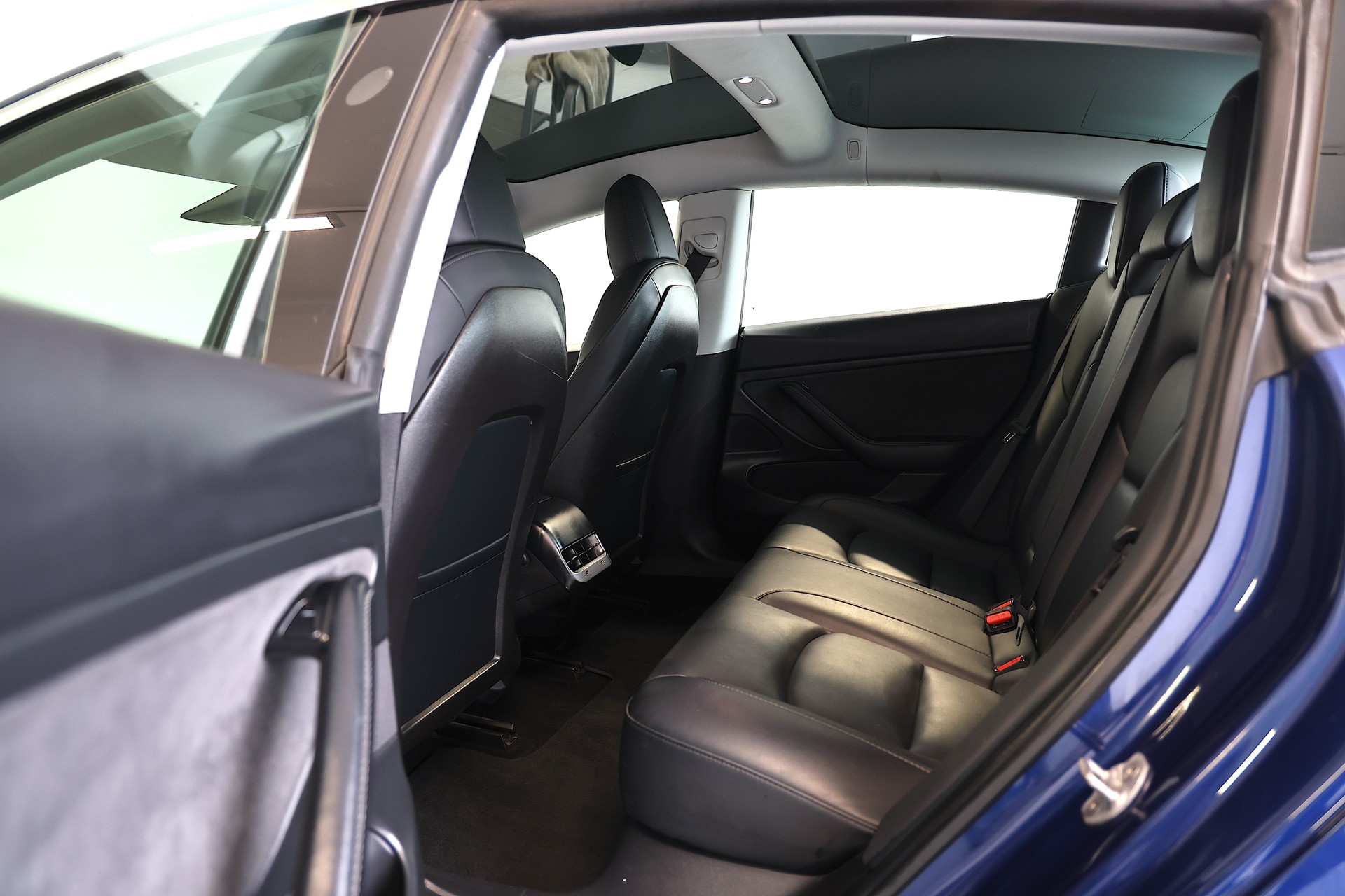 TESLA Model 3 Performance Dual Motor-image-15
