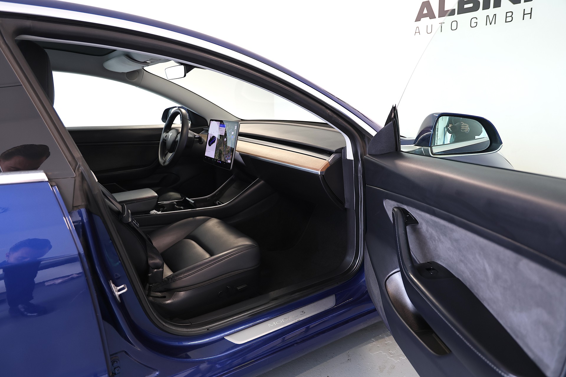 TESLA Model 3 Performance Dual Motor-image-11