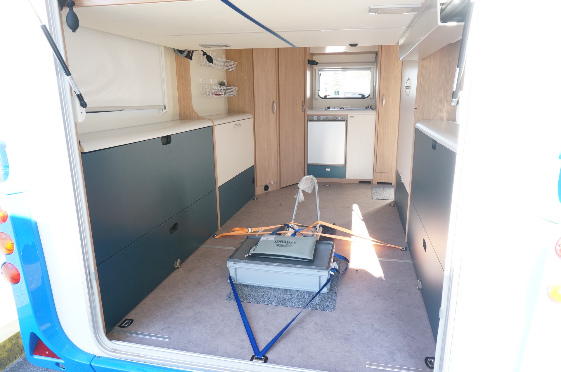 KNAUS W62 Desco Transporter-image-5