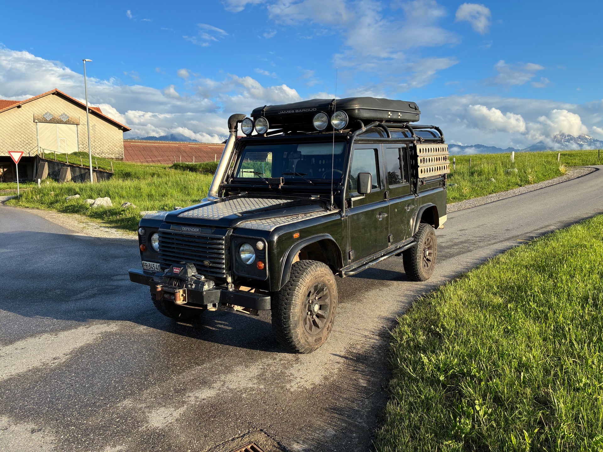 LAND ROVER 2.5 Tdi SW-image-1