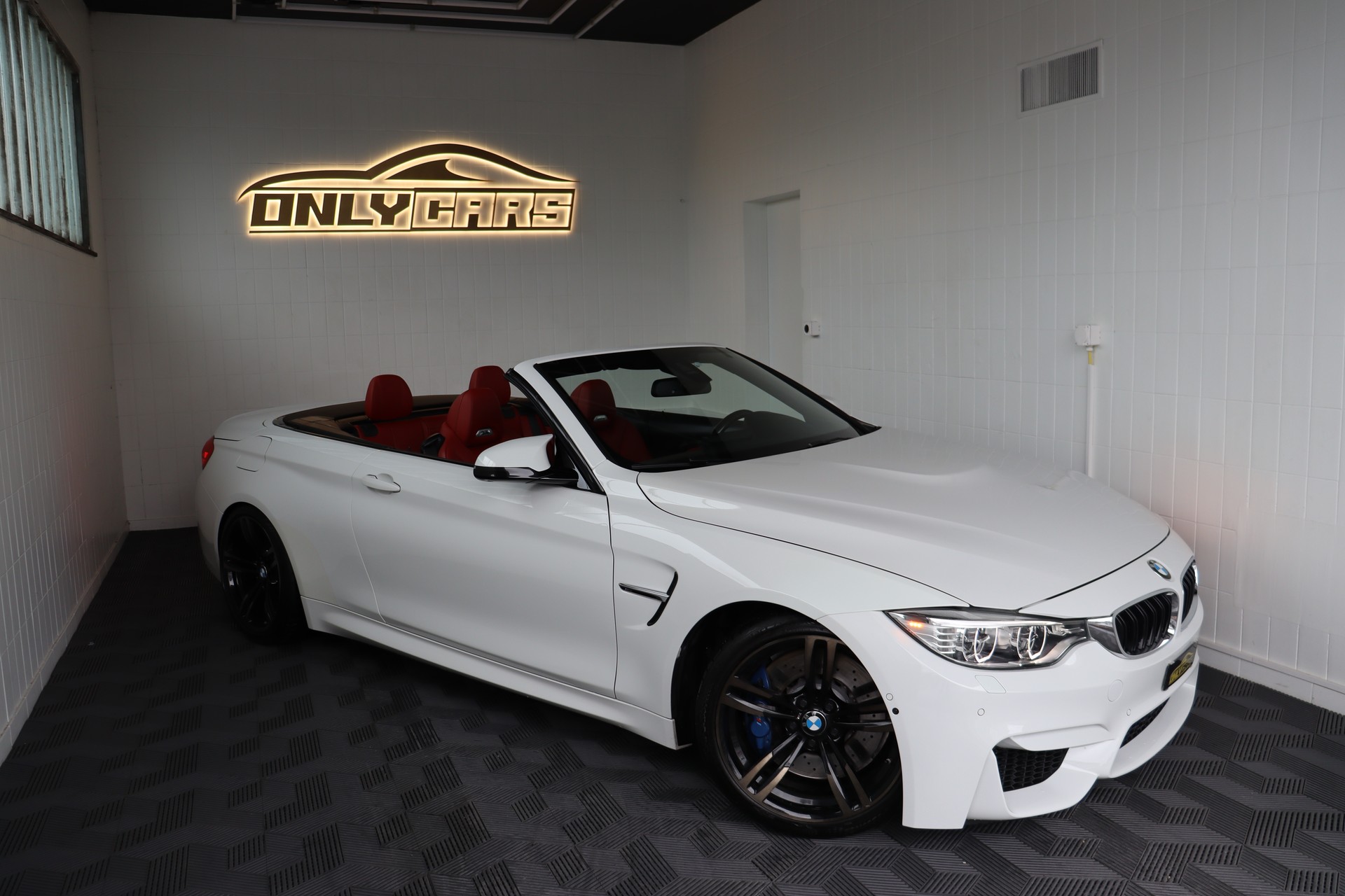 BMW M4 CABRIOLET DKG * VOLLLEDER * HARMAN KARDON SOUNDSYSTEM * CHF 500.- IM MONAT OHNE ANZAHLUNG * CH-AUTO *-image-3