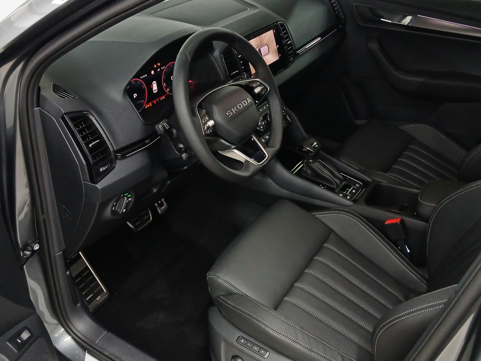 SKODA Karoq 2.0 TSI SportLine 4x4 DSG-image-14
