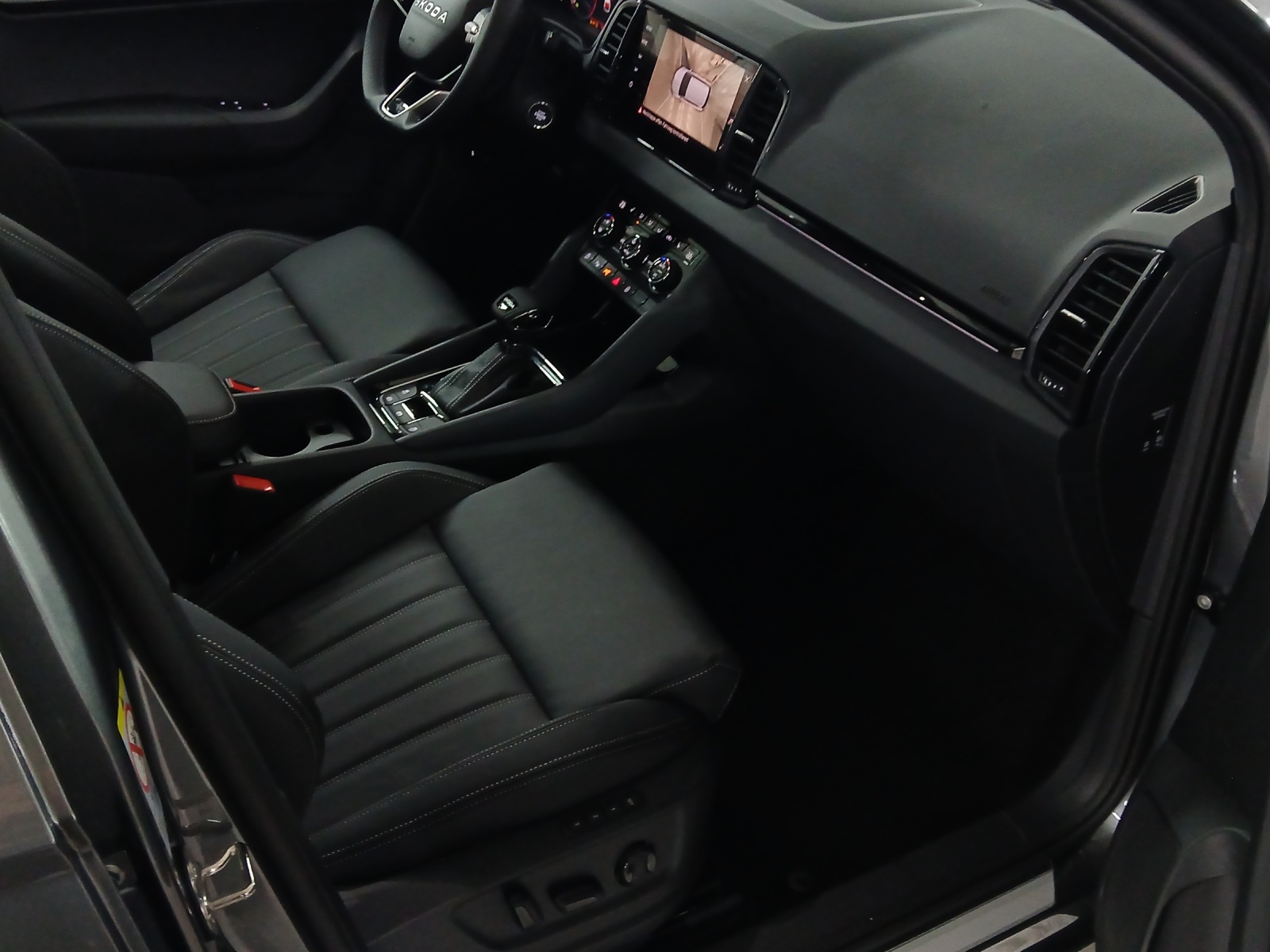 SKODA Karoq 2.0 TSI SportLine 4x4 DSG-image-13