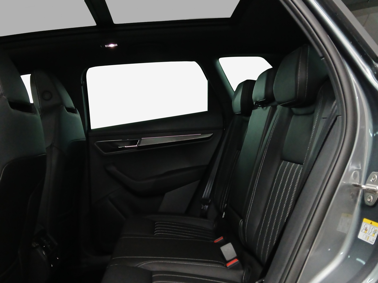SKODA Karoq 2.0 TSI SportLine 4x4 DSG-image-11