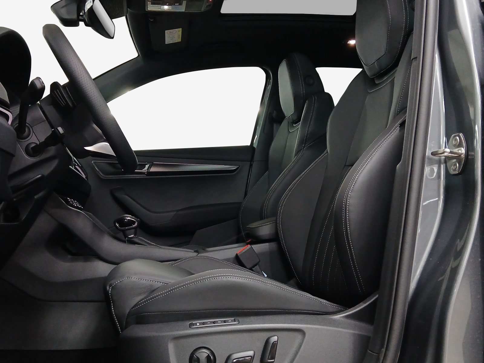 SKODA Karoq 2.0 TSI SportLine 4x4 DSG-image-7
