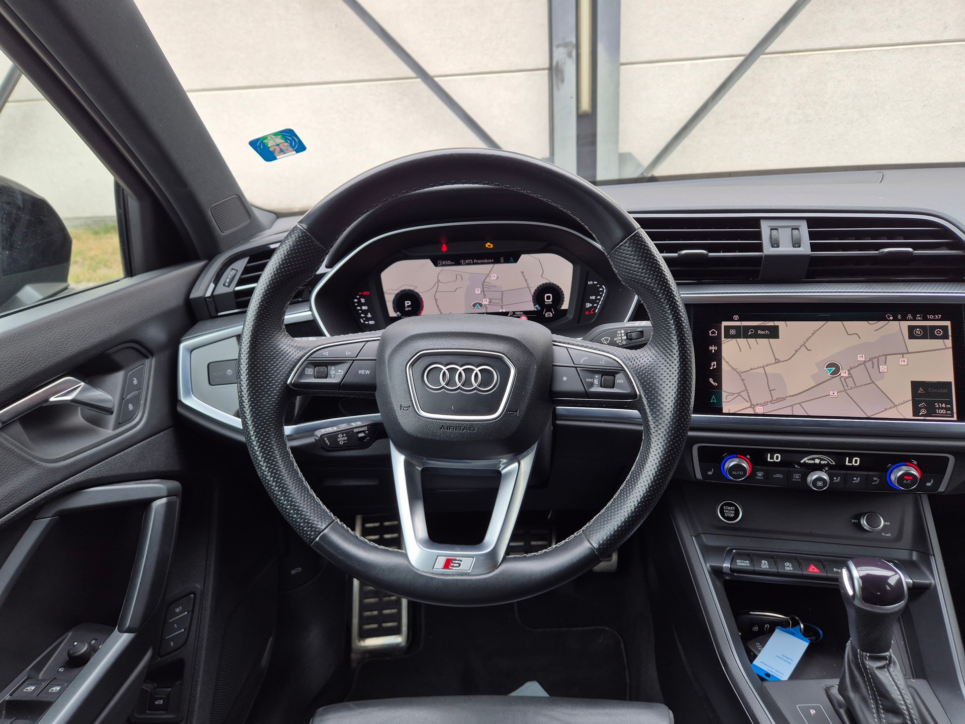 AUDI Q3 40 TFSI S line quattro S-tronic-image-5
