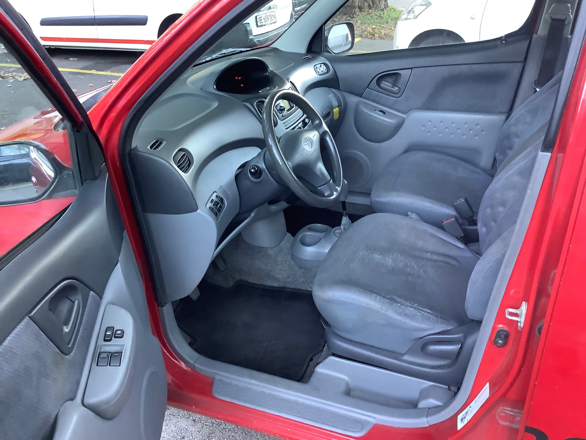 TOYOTA Yaris Verso 1.3 Linea Luna-image-6