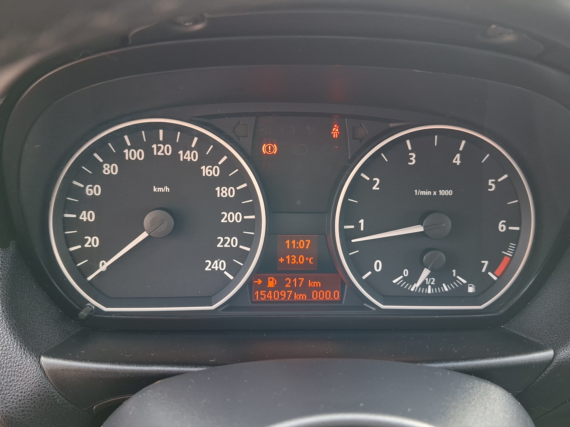 BMW 120i-image-14