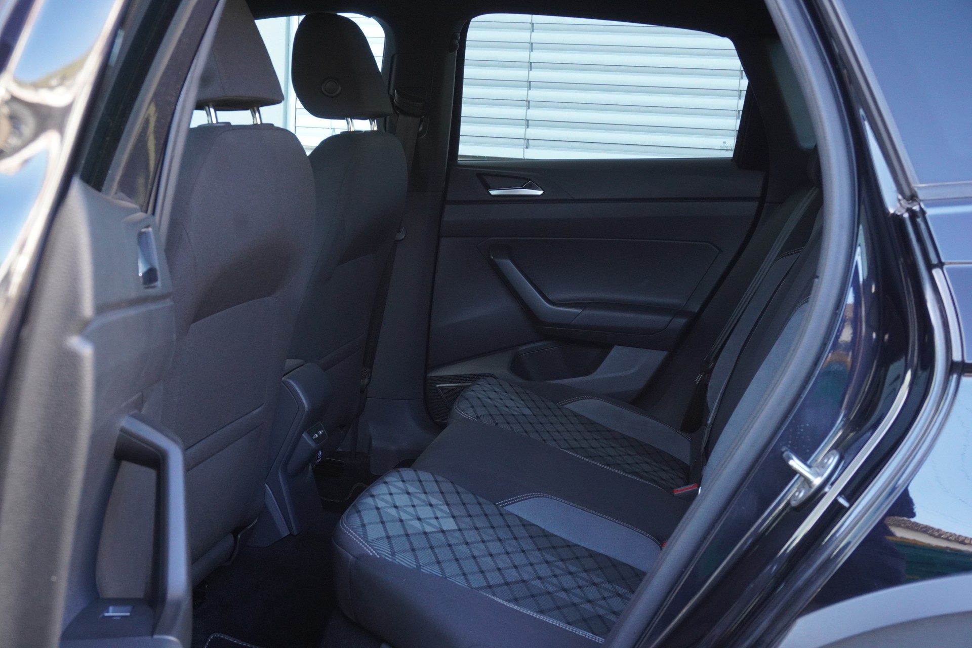 VW Taigo 1.0 TSI R-Line-image-14