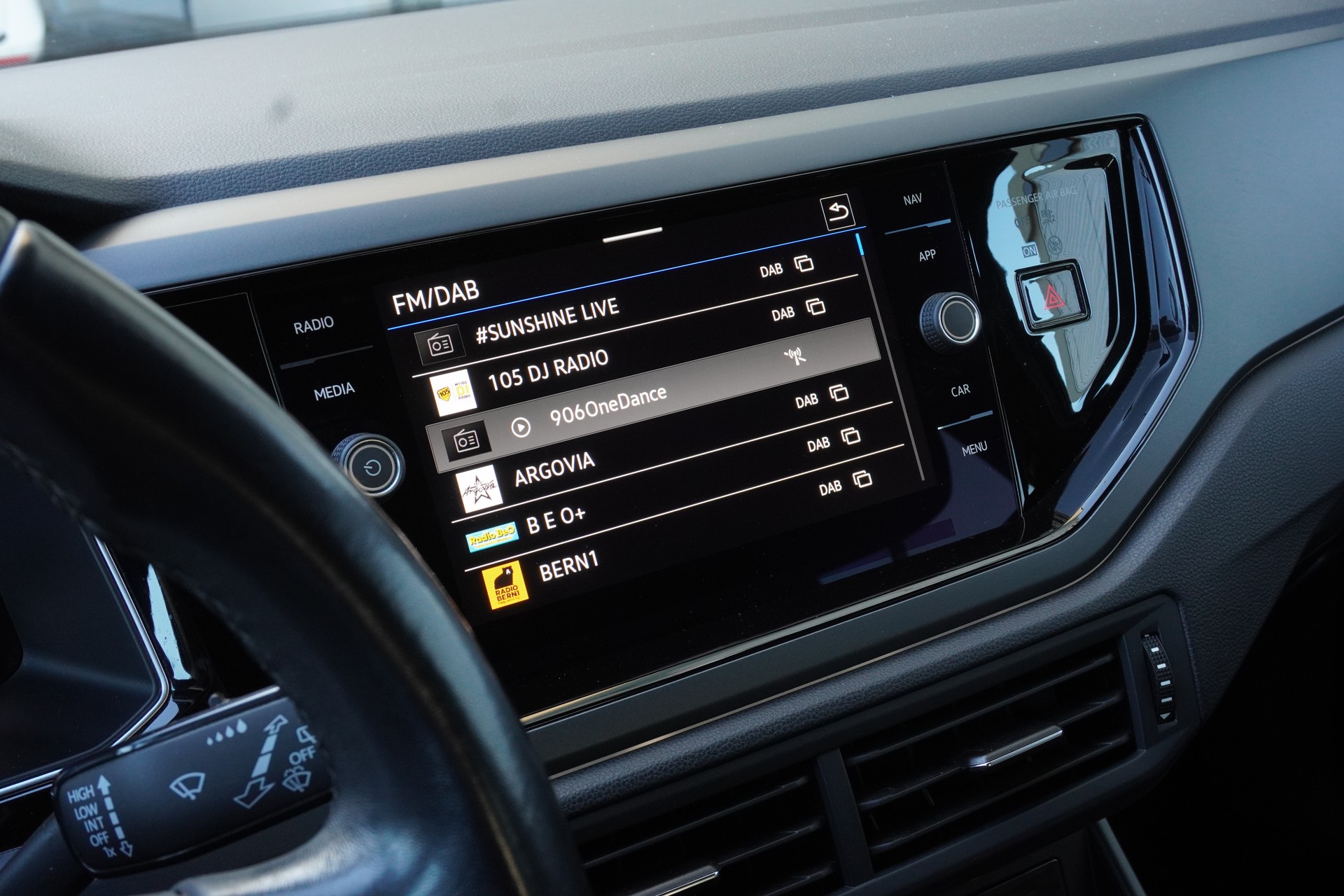 VW Taigo 1.0 TSI R-Line-image-11