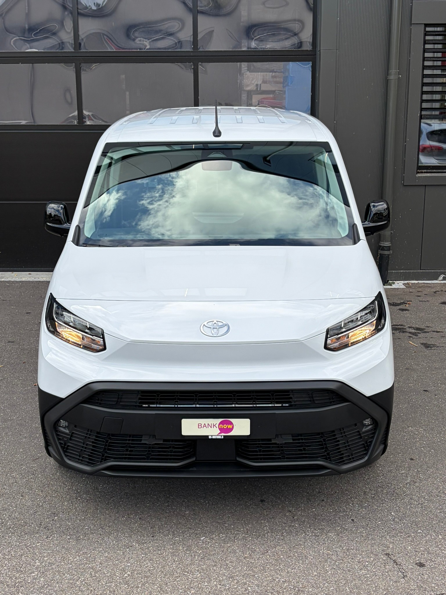 TOYOTA Proace City Van EV 50 kWh Advanced Long-image-6