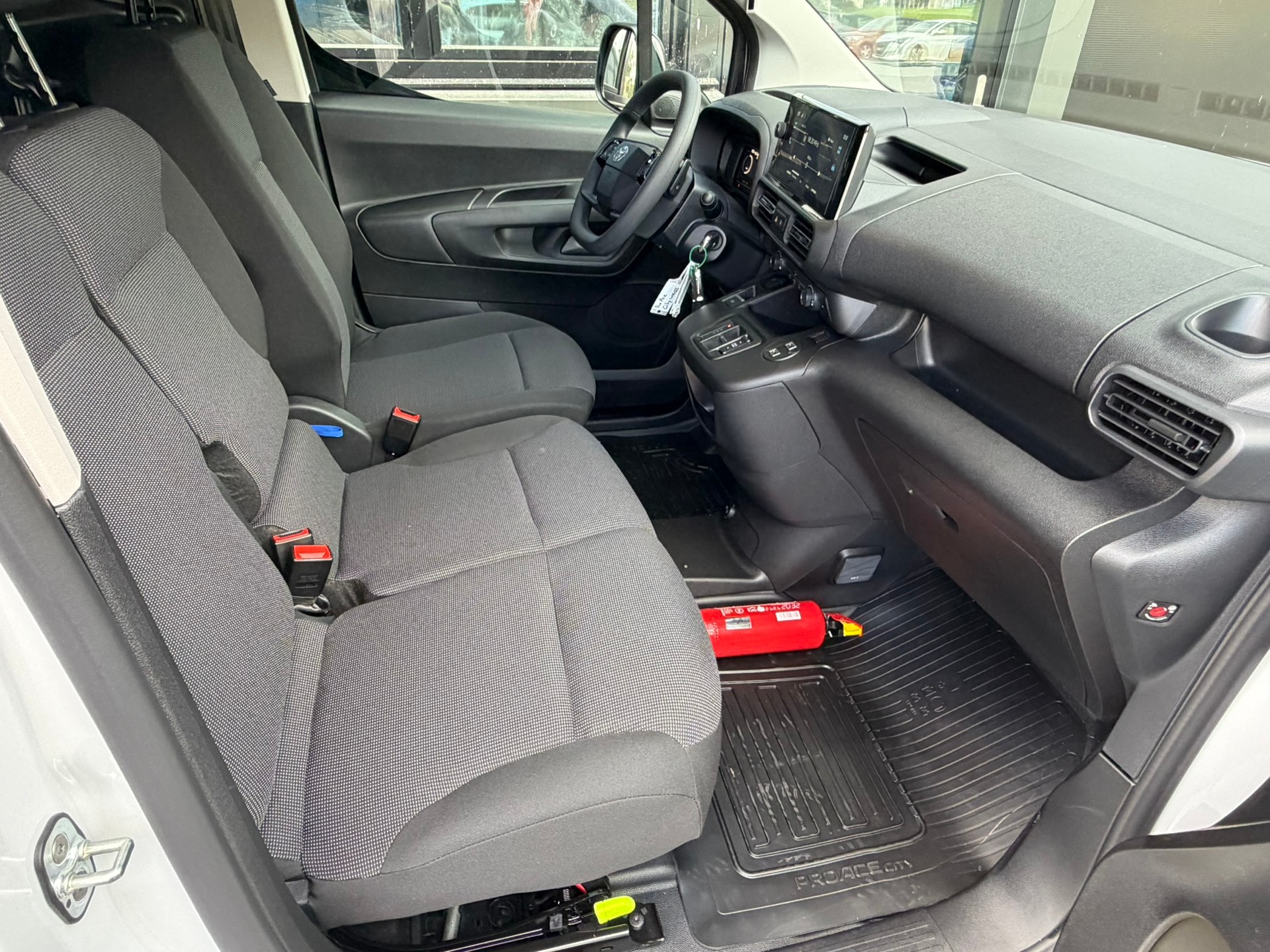 TOYOTA Proace City Van EV 50 kWh Advanced Long-image-12