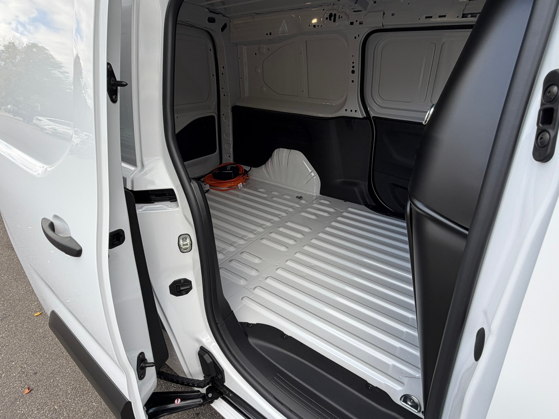 TOYOTA Proace City Van EV 50 kWh Advanced Long-image-10