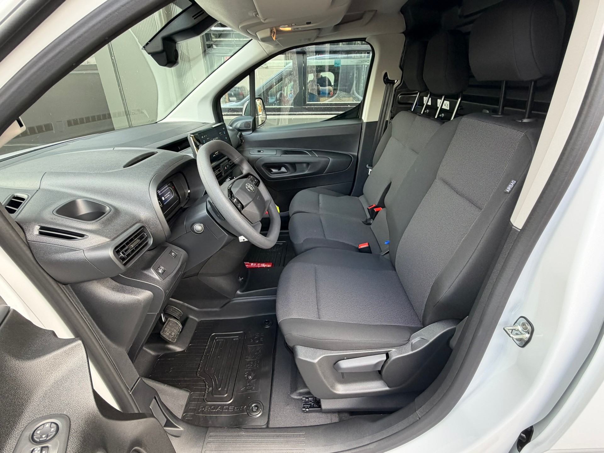 TOYOTA Proace City Van EV 50 kWh Advanced Long-image-11