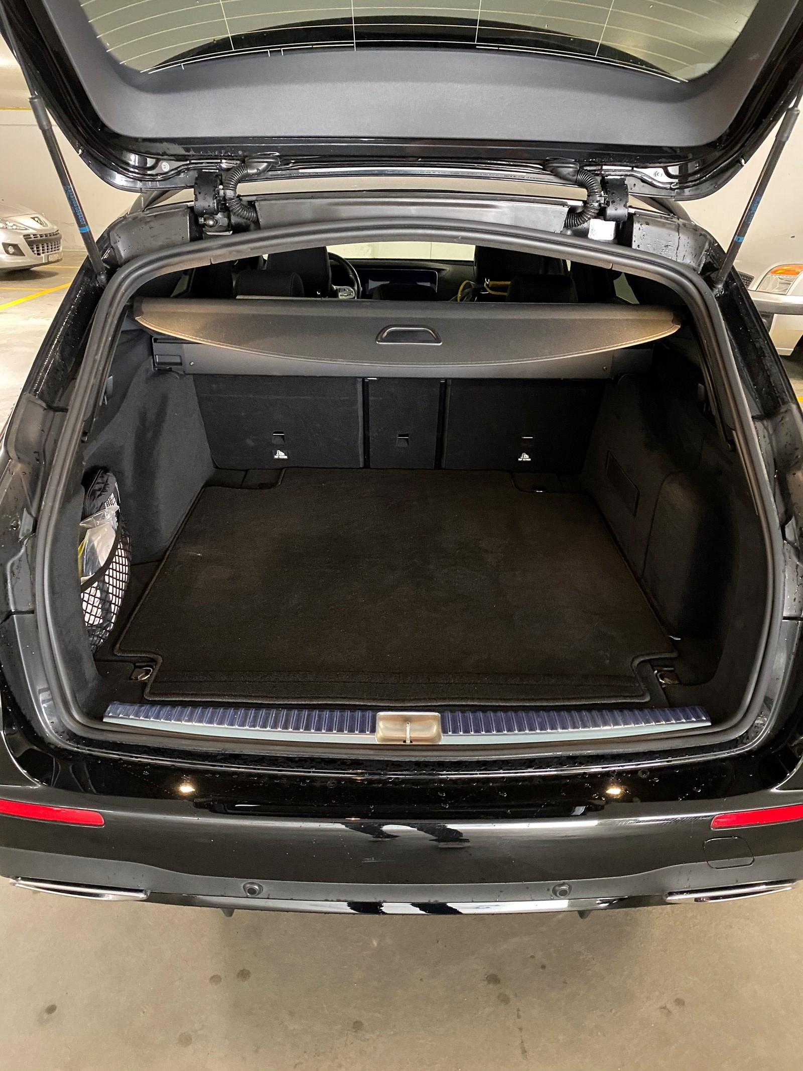 MERCEDES-BENZ E 220 d AMG Line 4Matic 9G-Tronic-image-4