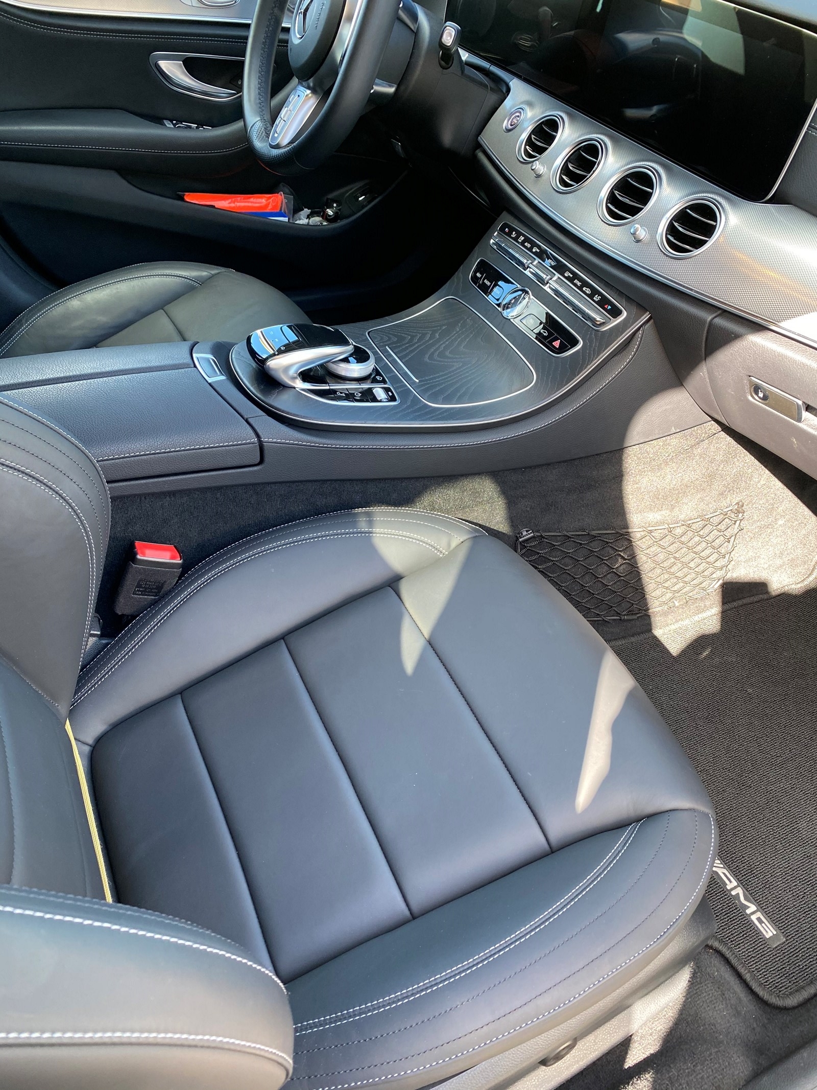 MERCEDES-BENZ E 220 d AMG Line 4Matic 9G-Tronic-image-12