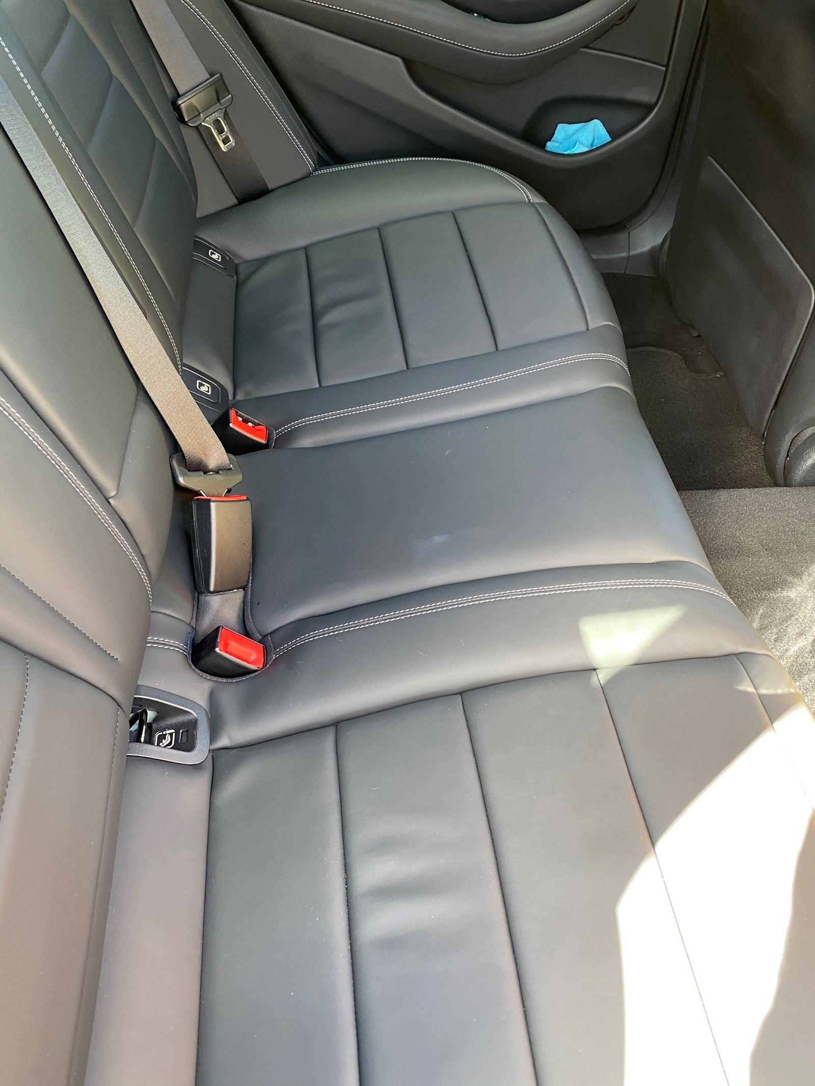 MERCEDES-BENZ E 220 d AMG Line 4Matic 9G-Tronic-image-13