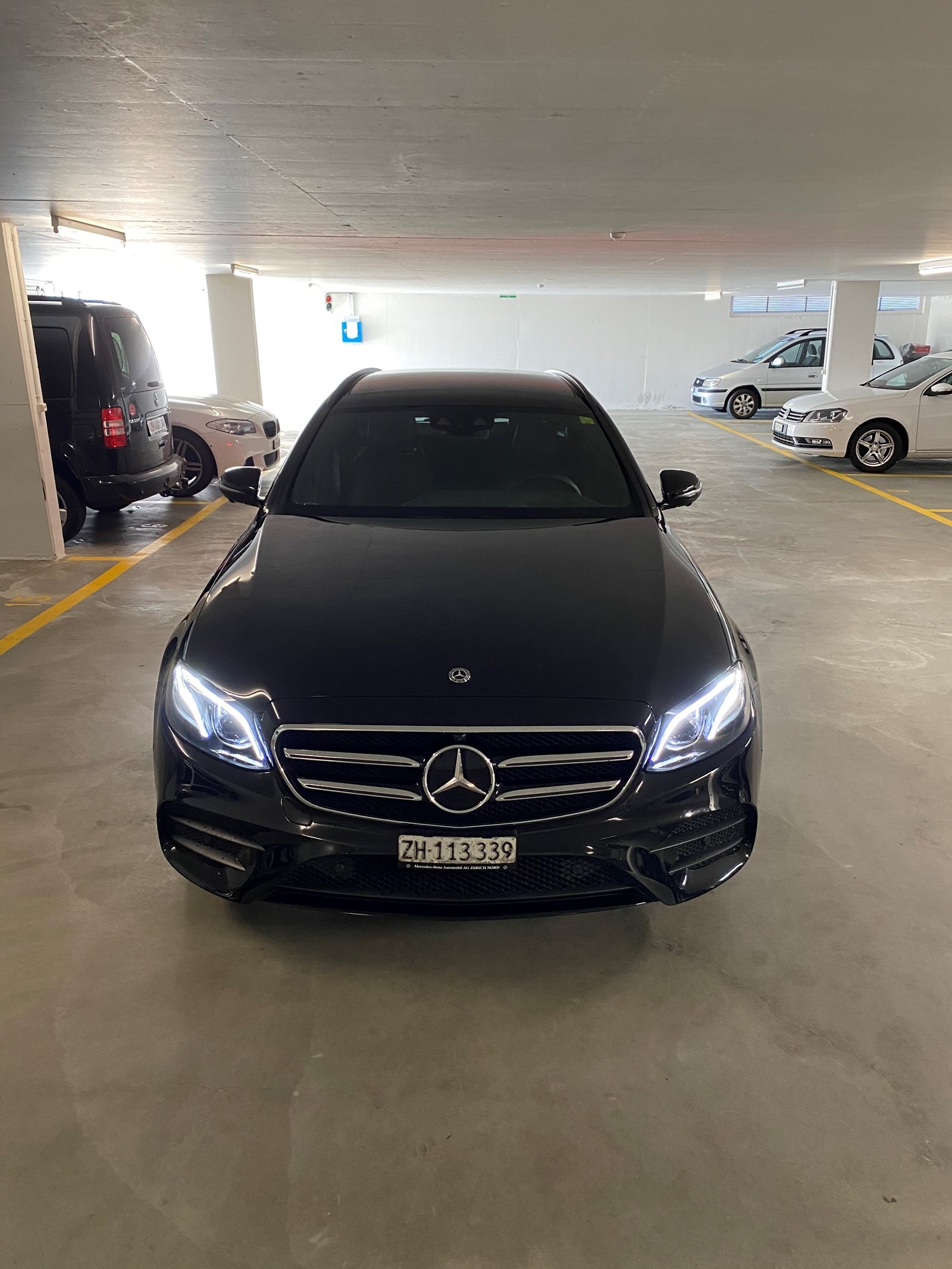 MERCEDES-BENZ E 220 d AMG Line 4Matic 9G-Tronic-image-0