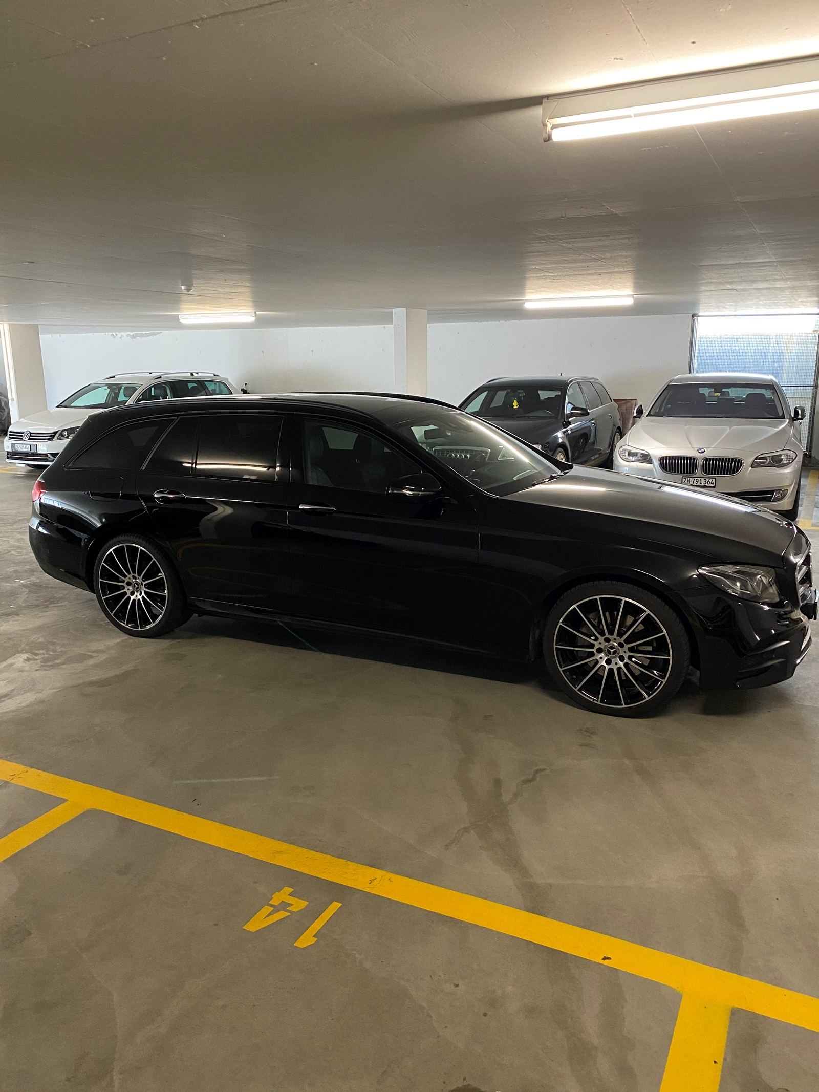 MERCEDES-BENZ E 220 d AMG Line 4Matic 9G-Tronic-image-2