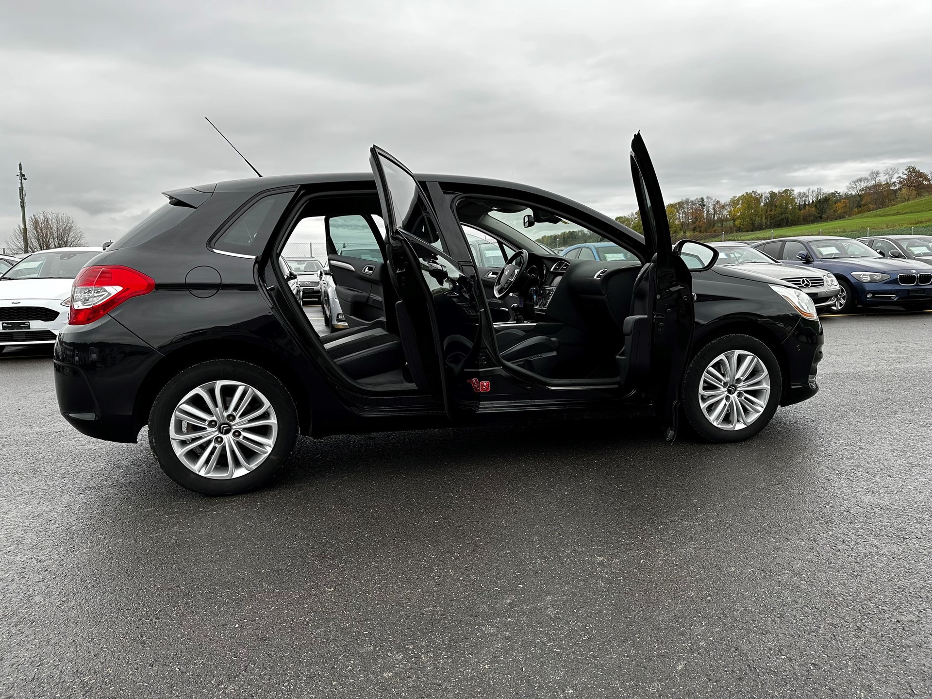 CITROEN C4 1.6 e-HDi Séduction-image-0