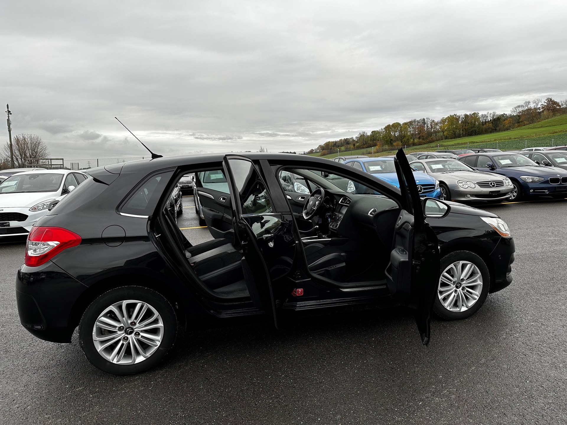 CITROEN C4 1.6 e-HDi Séduction-image-1