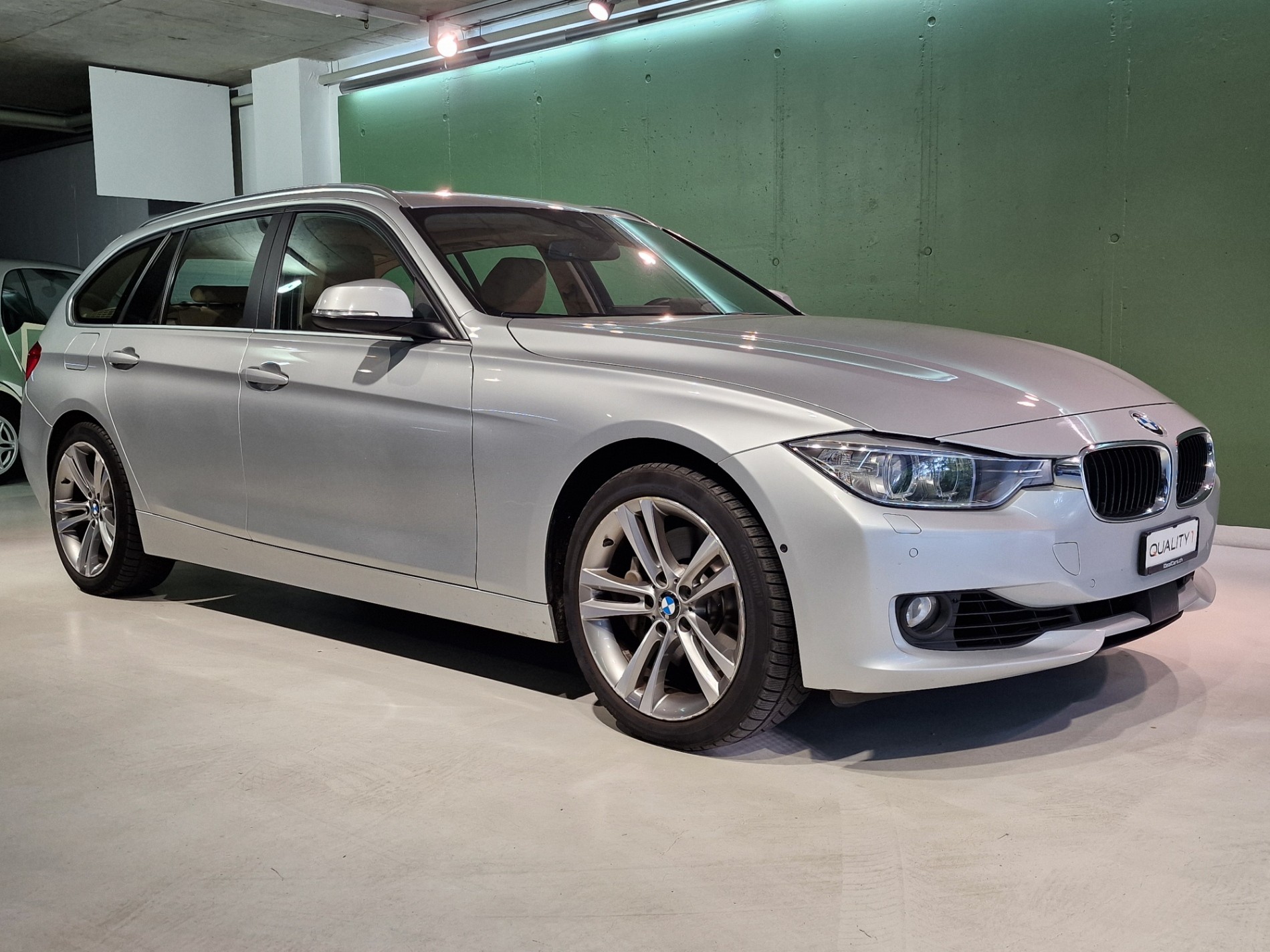 BMW 335i xDrive Touring Modern Line Steptronic-image-0