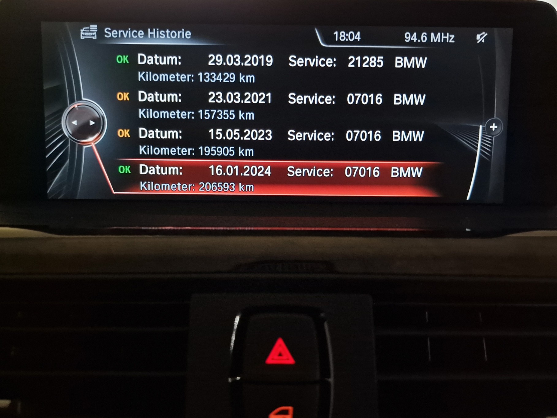 BMW 335i xDrive Touring Modern Line Steptronic-image-12