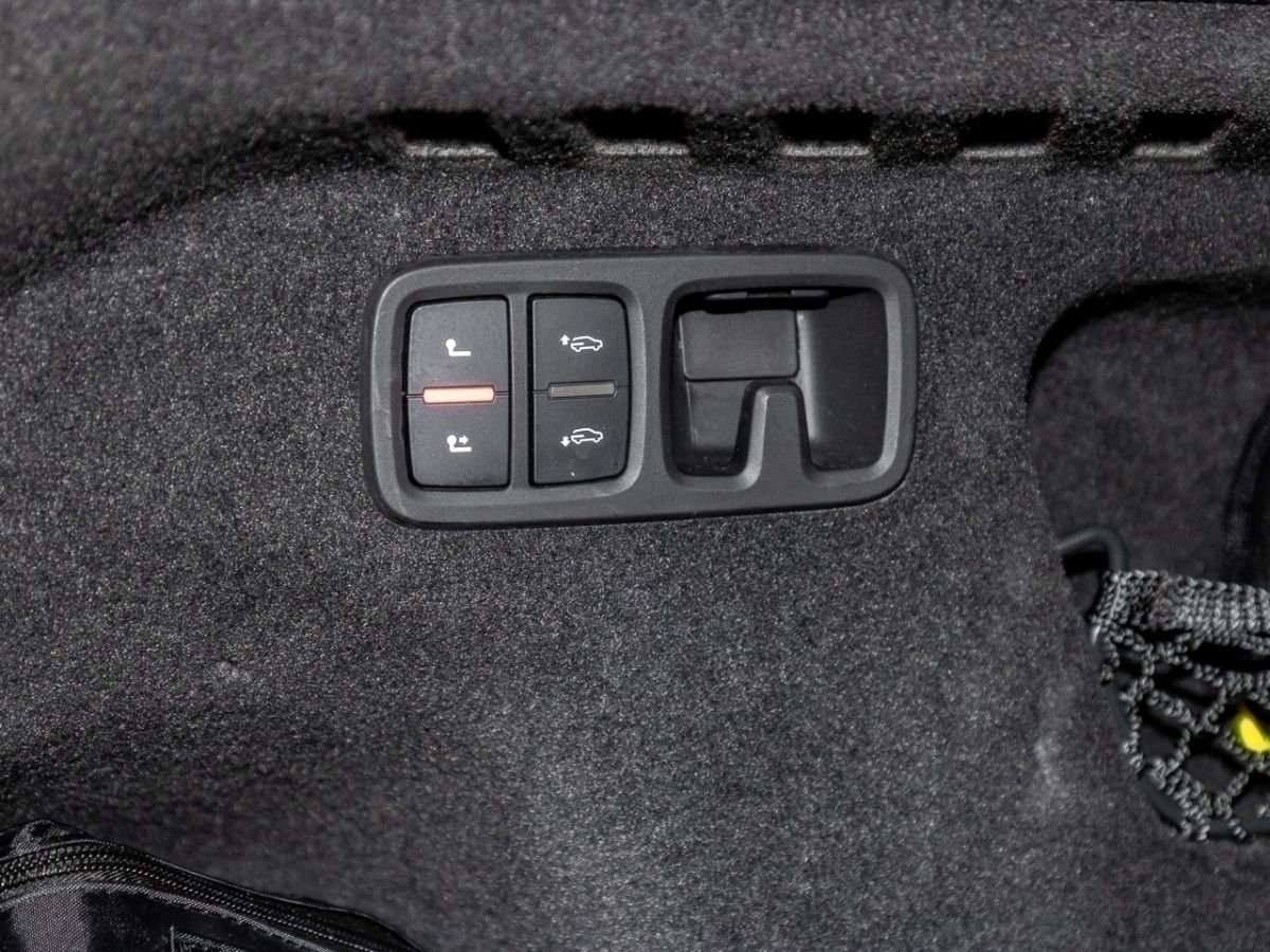 AUDI RSQ8 quattro tiptronic-image-12