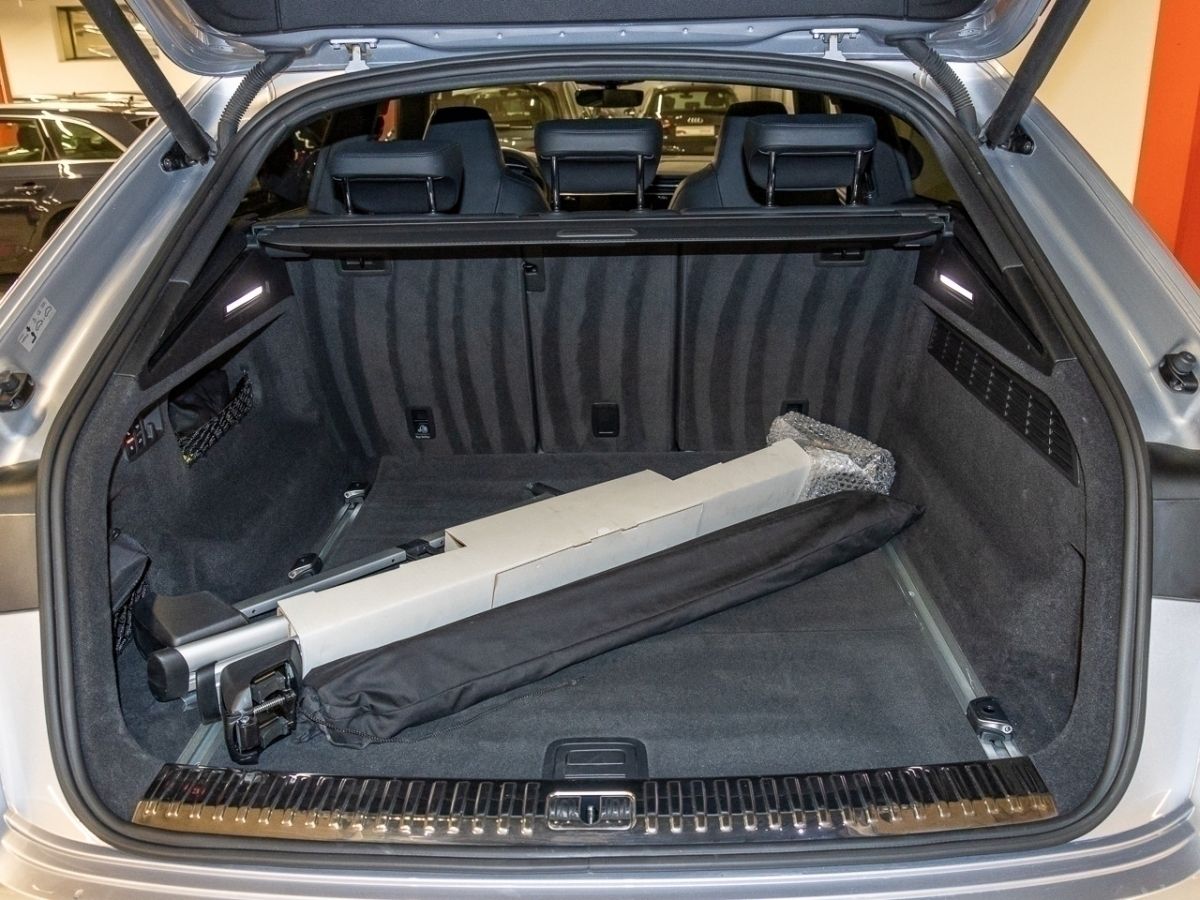 AUDI RSQ8 quattro tiptronic-image-17