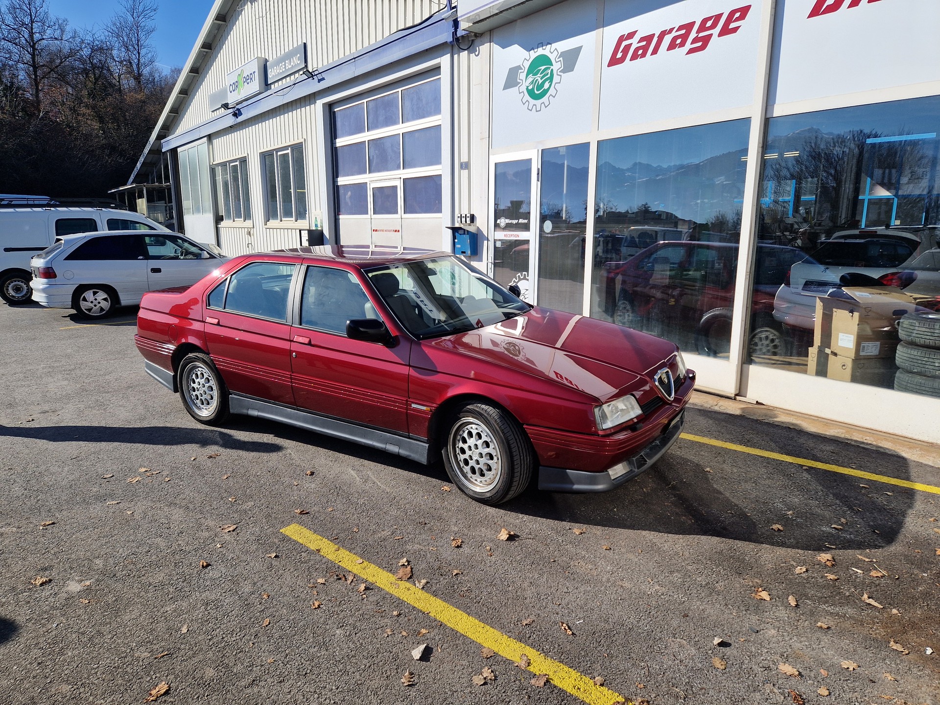 Alfa Romeo 164 Q4 Rouge Proteo – Triple 9 1/18 – Modèle Neuf Sous Boîte