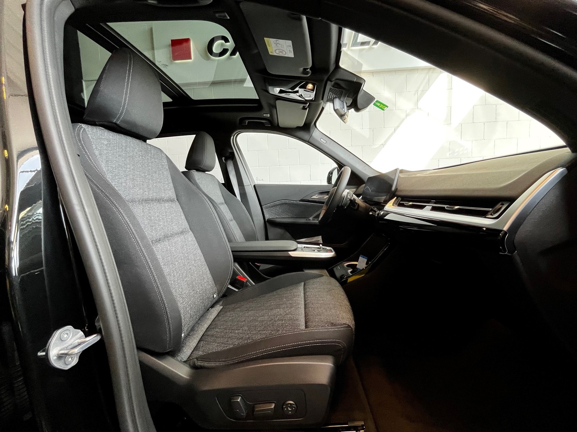 BMW X1 xDrive 23i 48V-image-19
