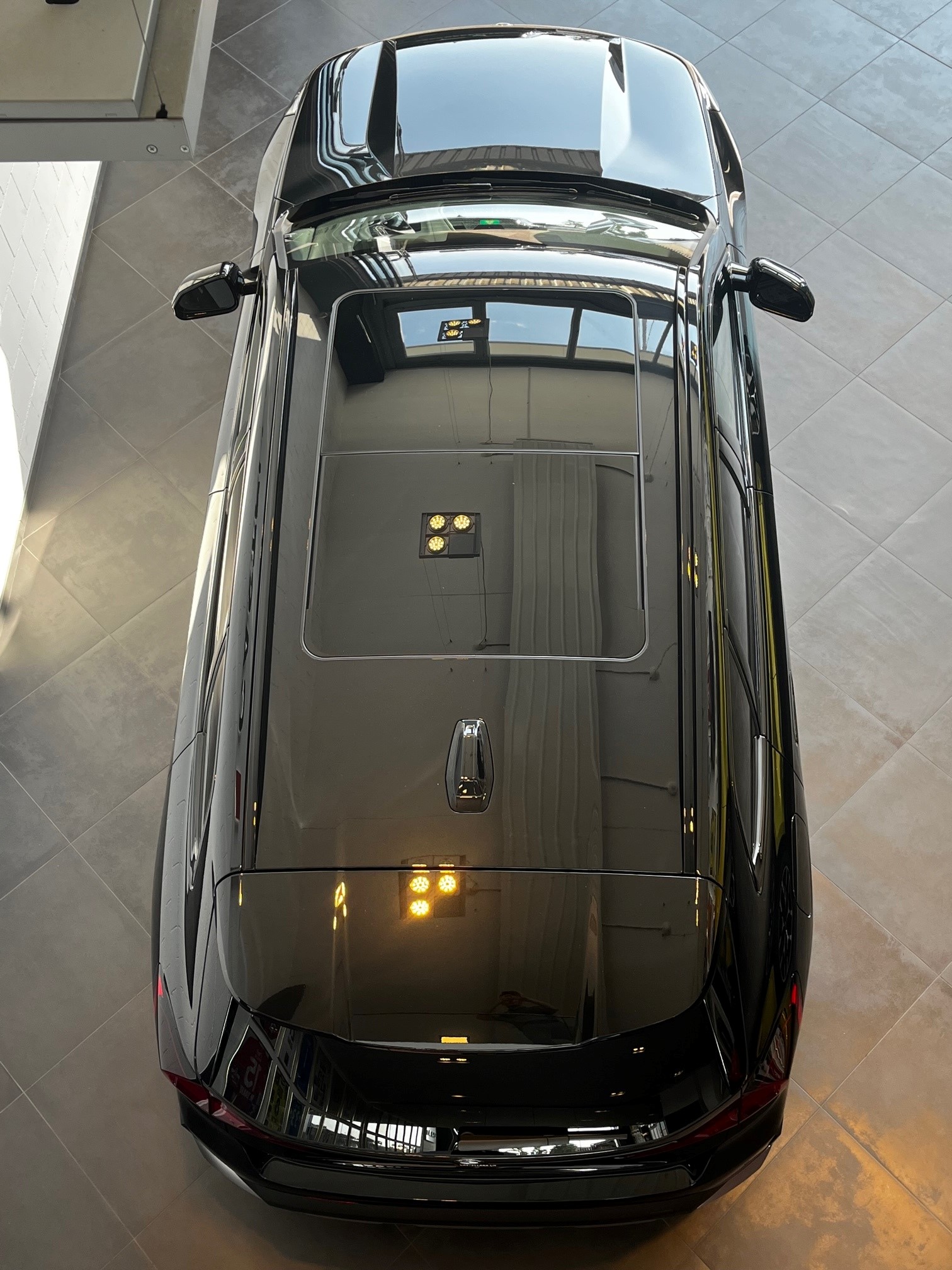 BMW X1 xDrive 23i 48V-image-9