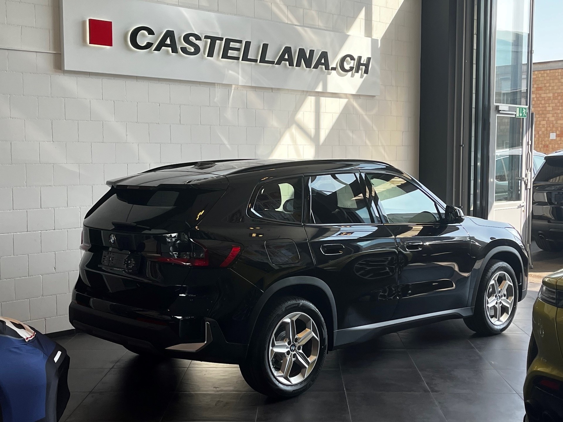 BMW X1 xDrive 23i 48V-image-5