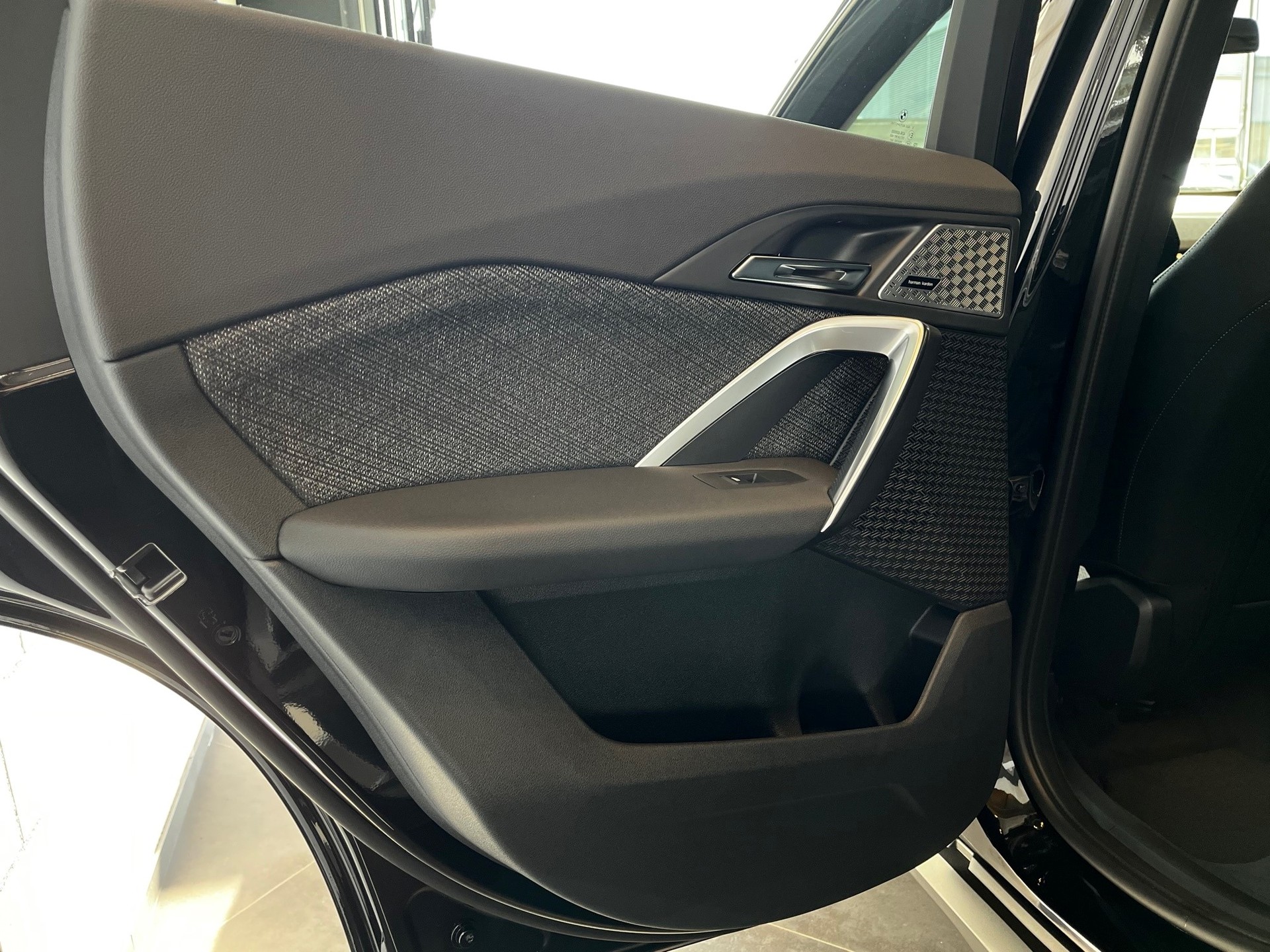 BMW X1 xDrive 23i 48V-image-14