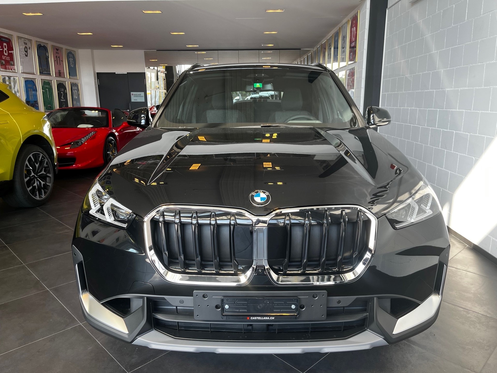 BMW X1 xDrive 23i 48V-image-2