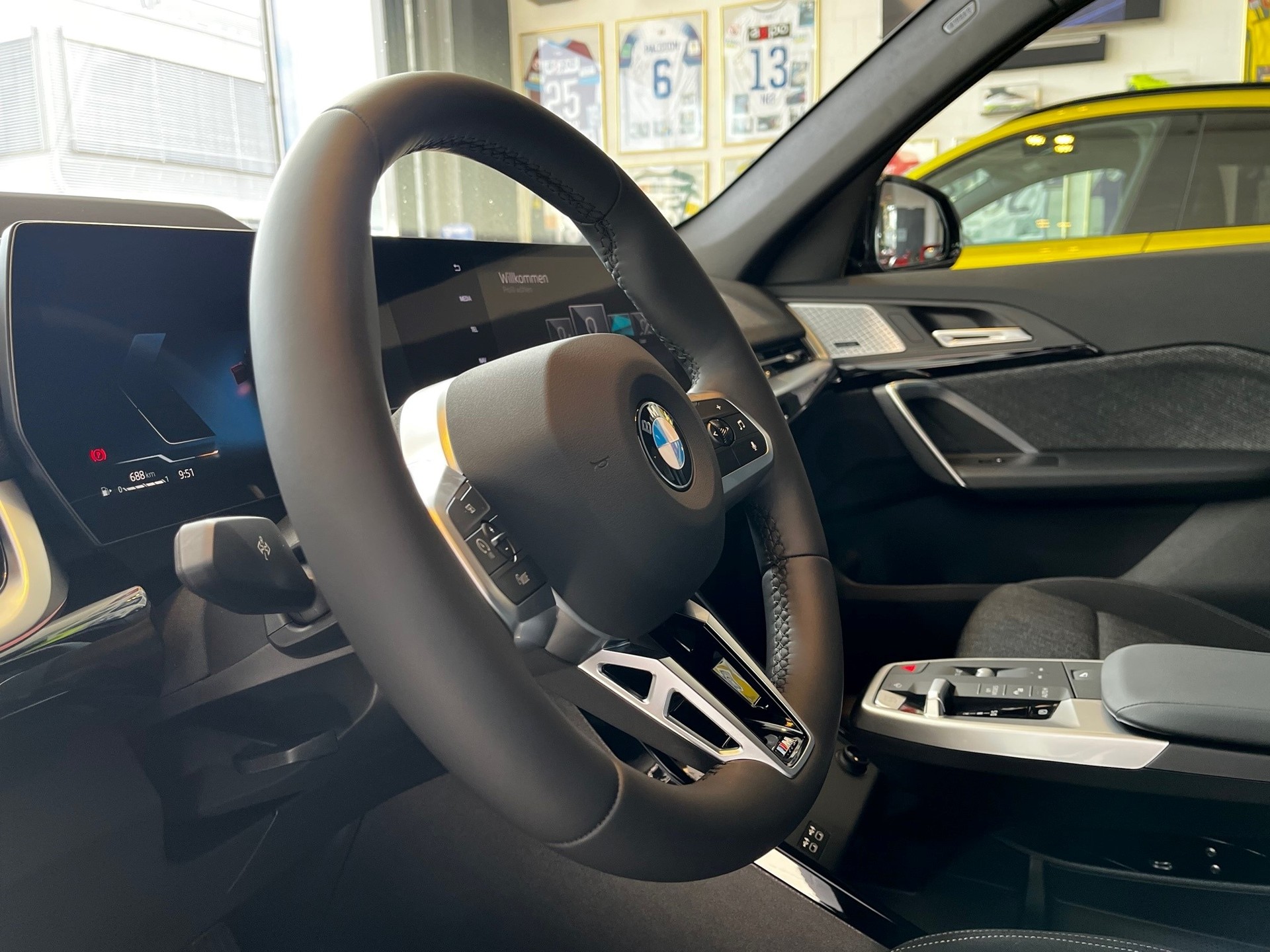 BMW X1 xDrive 23i 48V-image-13