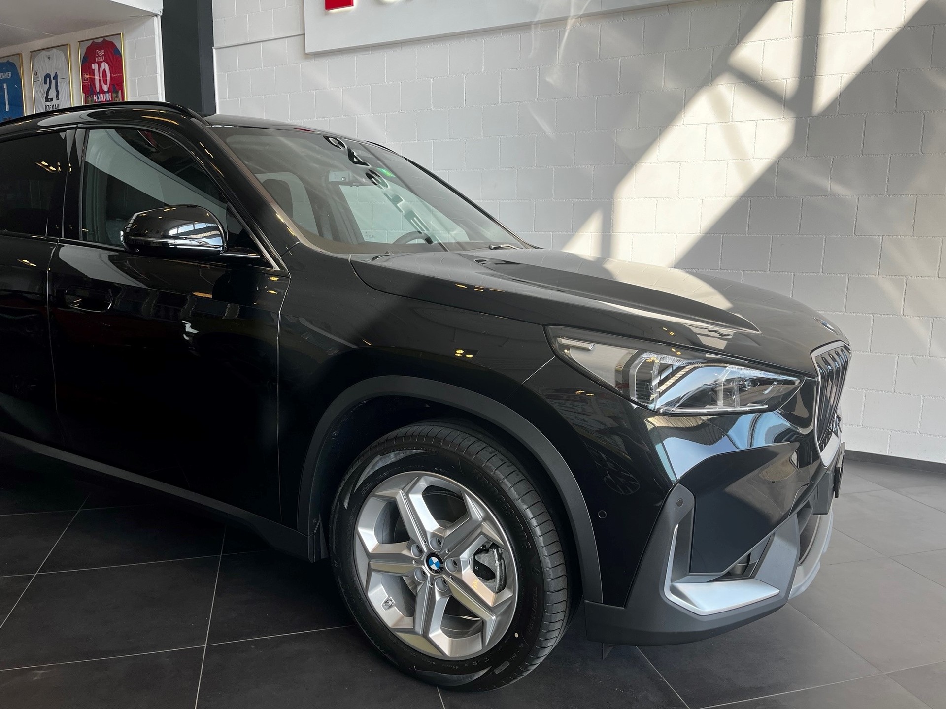 BMW X1 xDrive 23i 48V-image-1