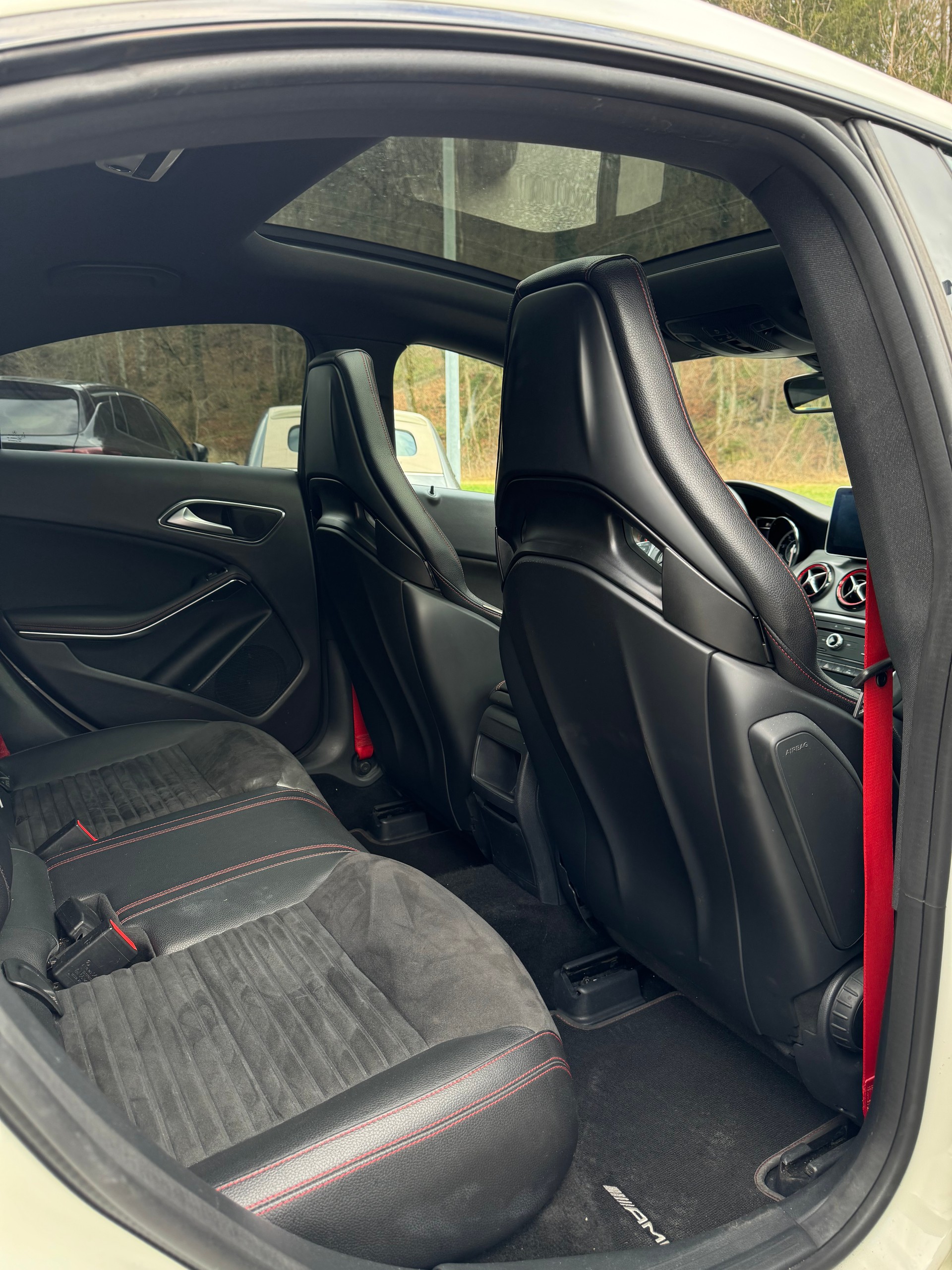 MERCEDES-BENZ CLA 45 AMG 4Matic Speedshift-image-11