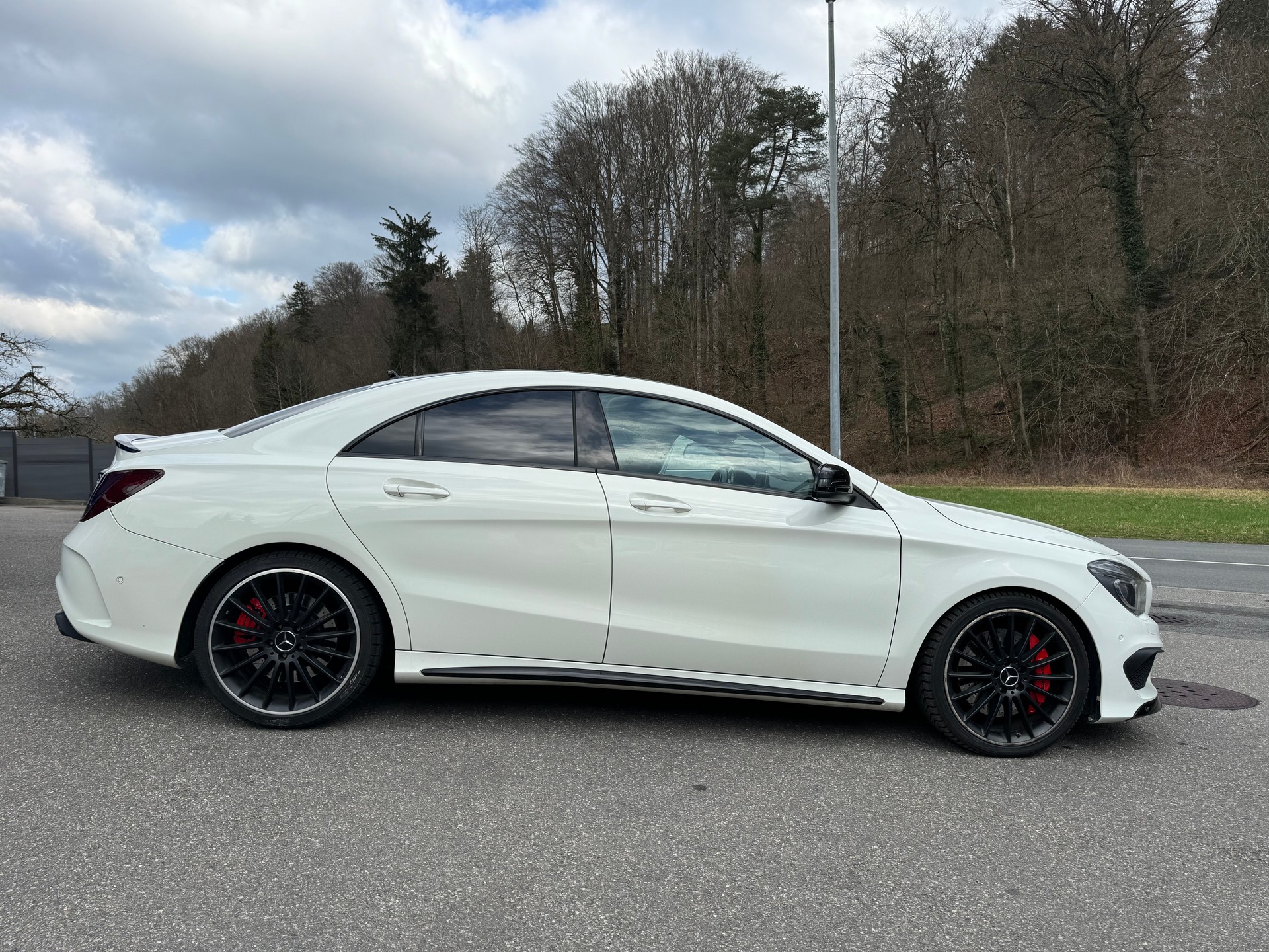 MERCEDES-BENZ CLA 45 AMG 4Matic Speedshift-image-2
