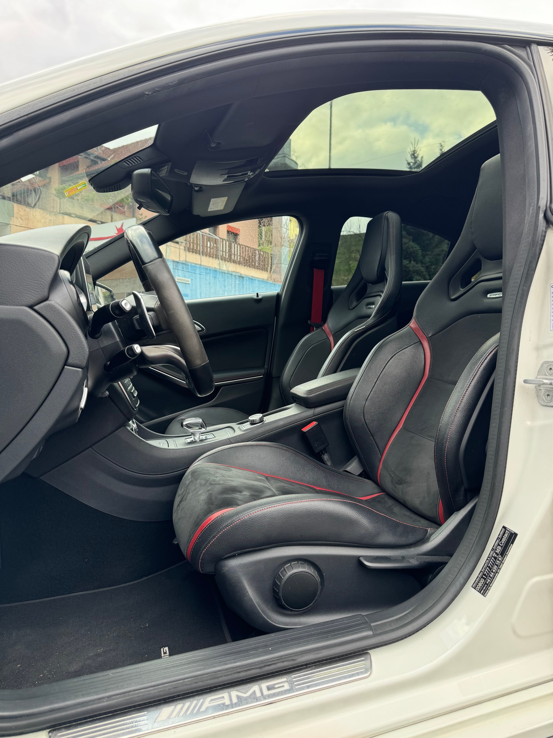 MERCEDES-BENZ CLA 45 AMG 4Matic Speedshift-image-7
