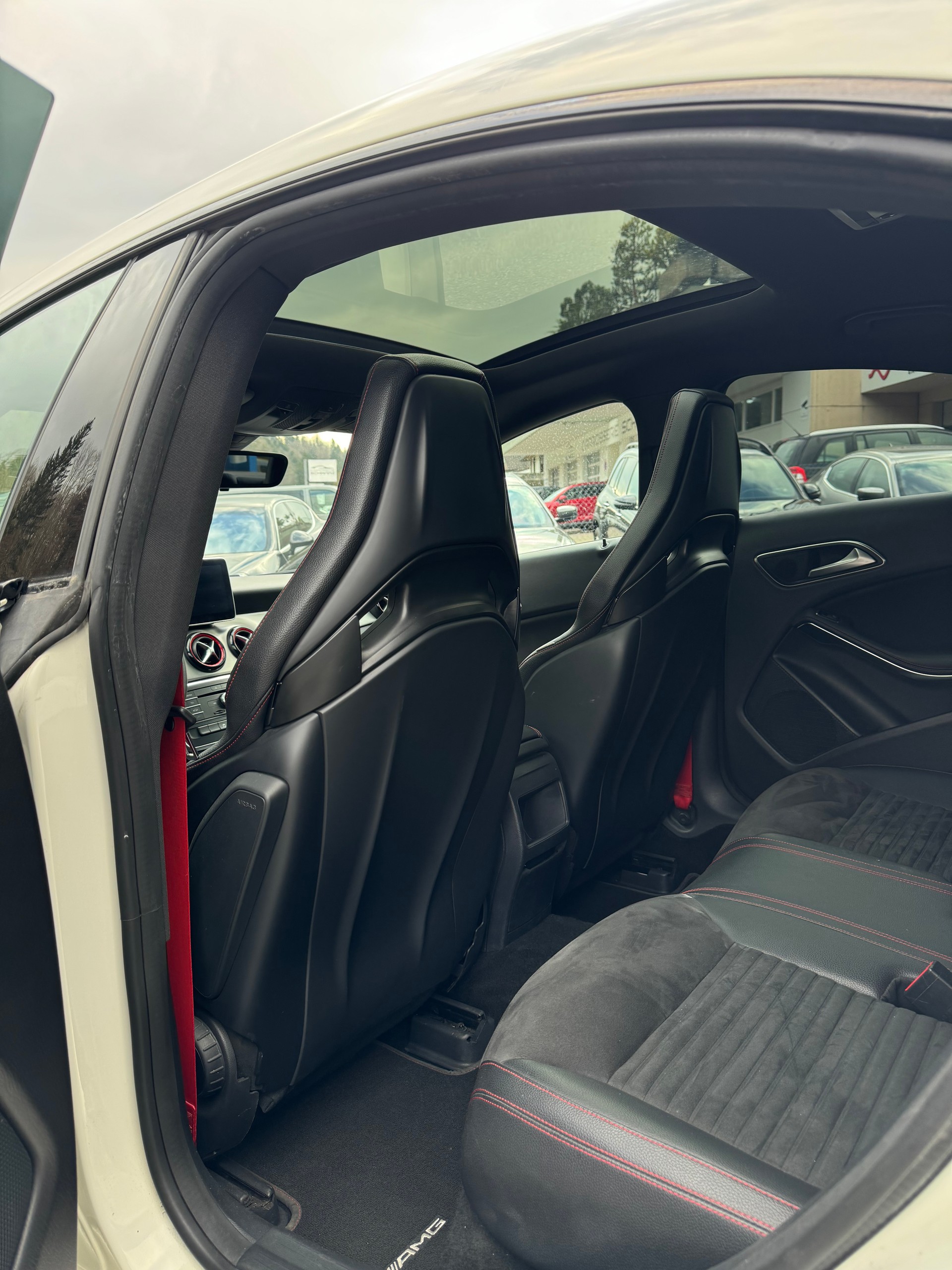 MERCEDES-BENZ CLA 45 AMG 4Matic Speedshift-image-8