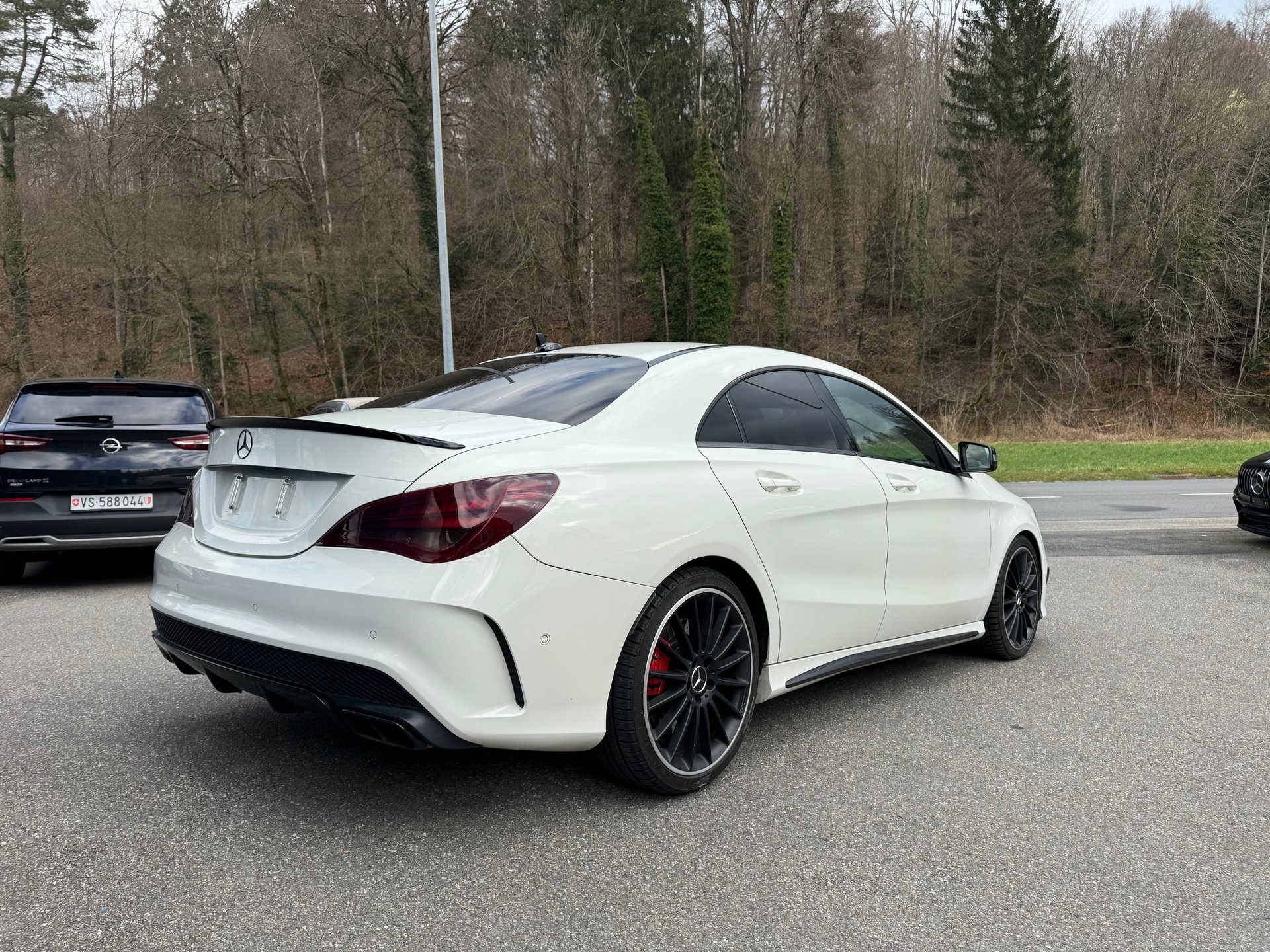 MERCEDES-BENZ CLA 45 AMG 4Matic Speedshift-image-3