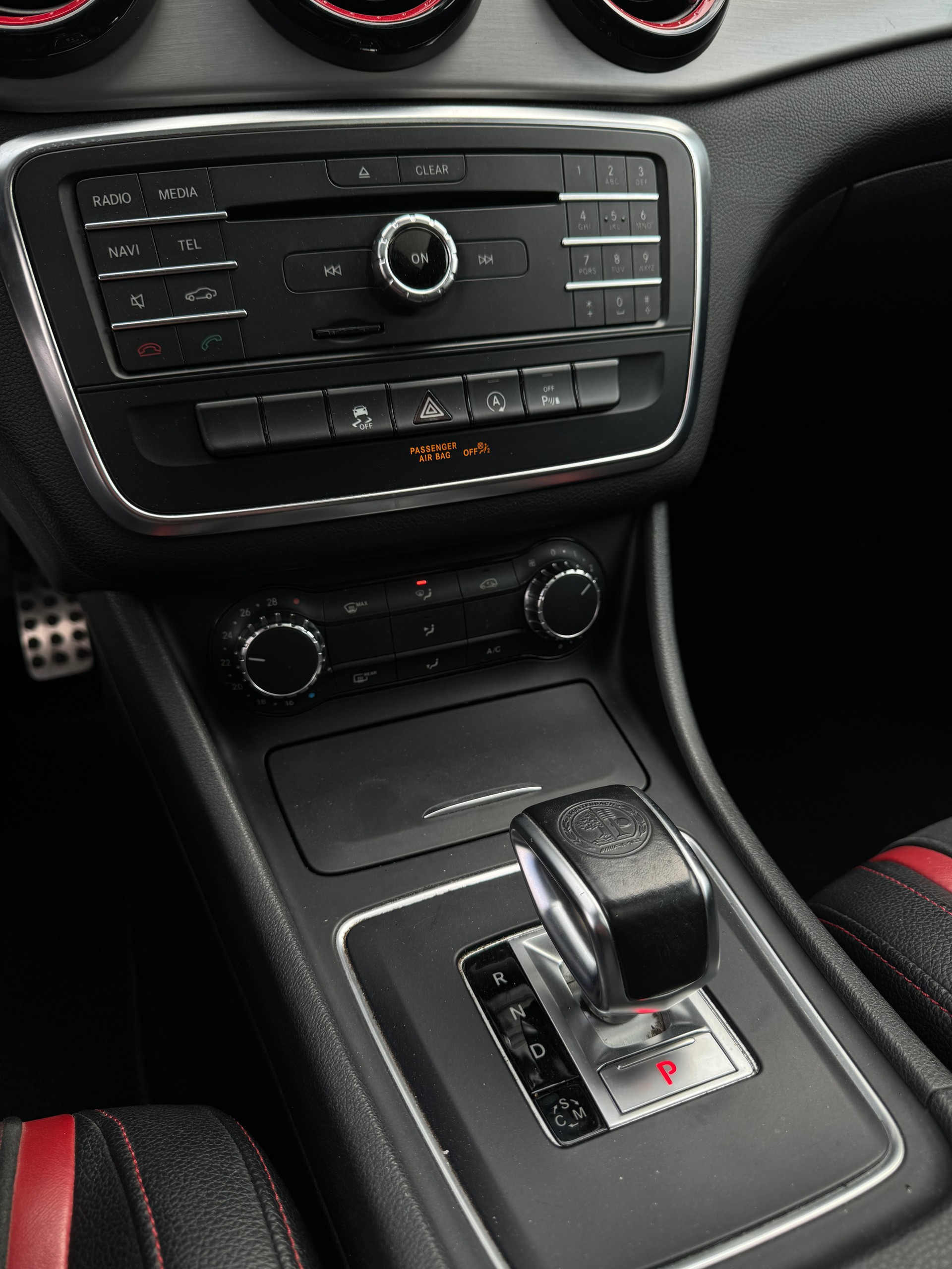 MERCEDES-BENZ CLA 45 AMG 4Matic Speedshift-image-13