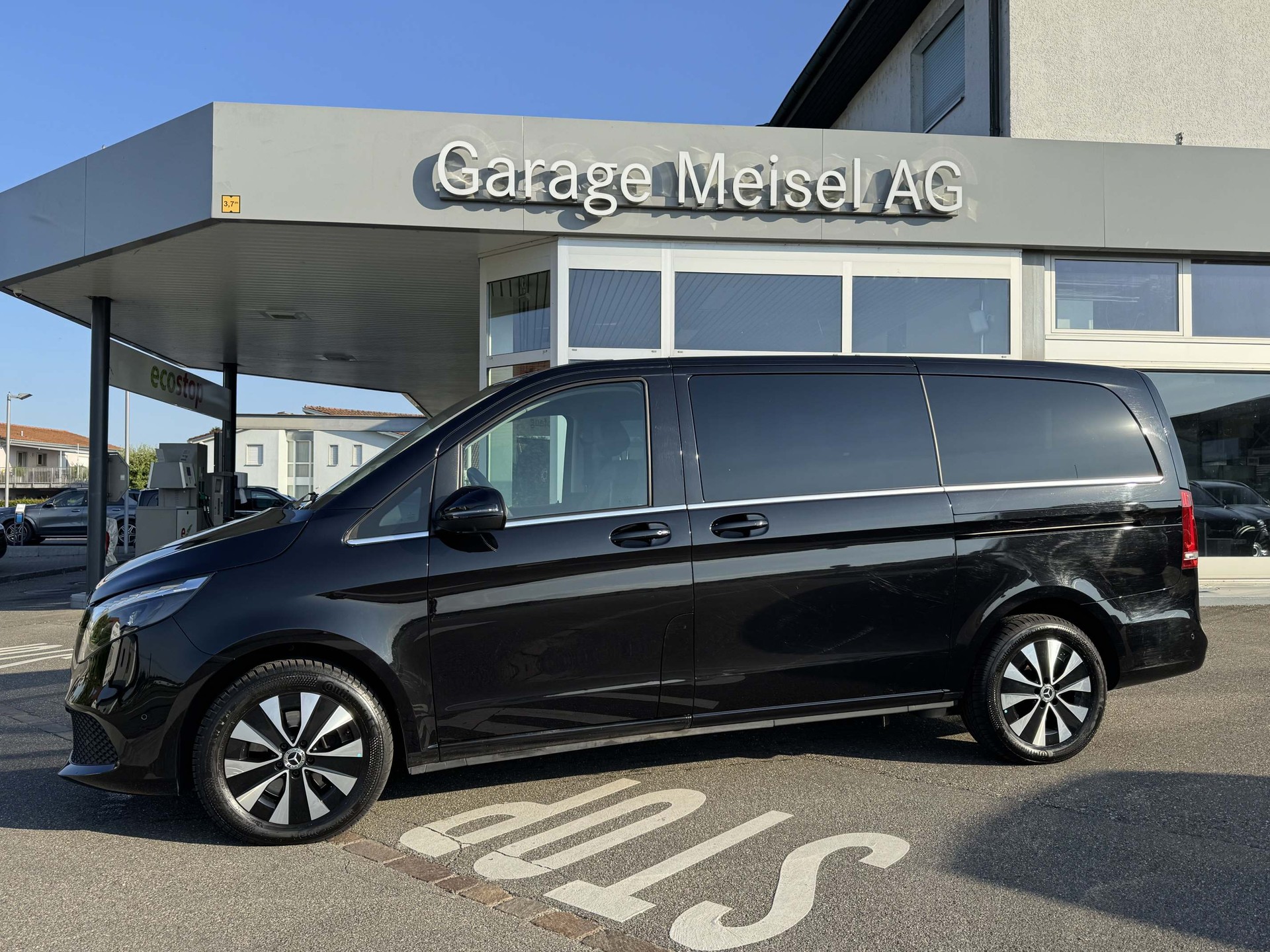MERCEDES-BENZ V 250d Avantgarde lang Van-image-4