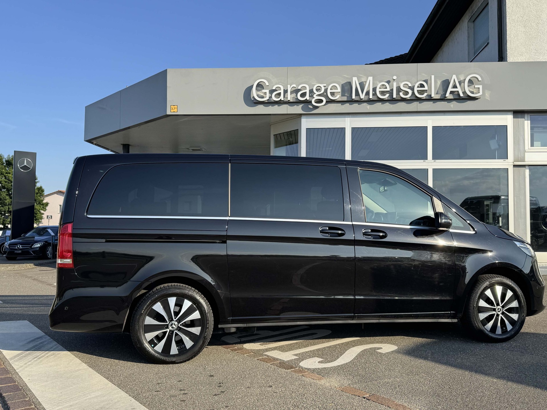 MERCEDES-BENZ V 250d Avantgarde lang Van-image-5