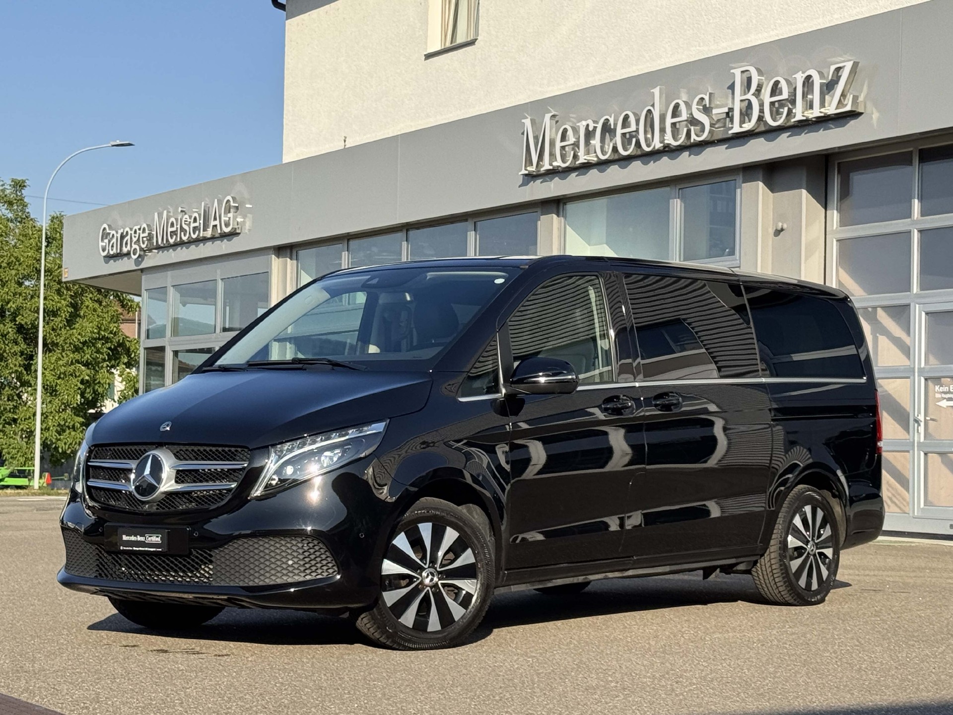 MERCEDES-BENZ V 250d Avantgarde lang Van-image-0
