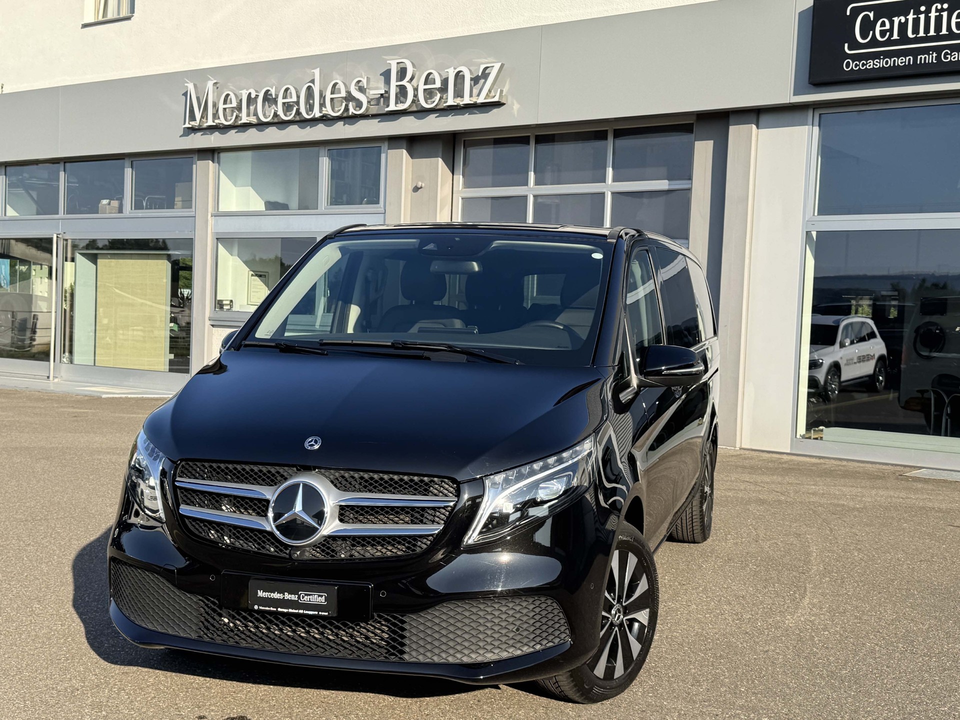 MERCEDES-BENZ V 250d Avantgarde lang Van-image-1