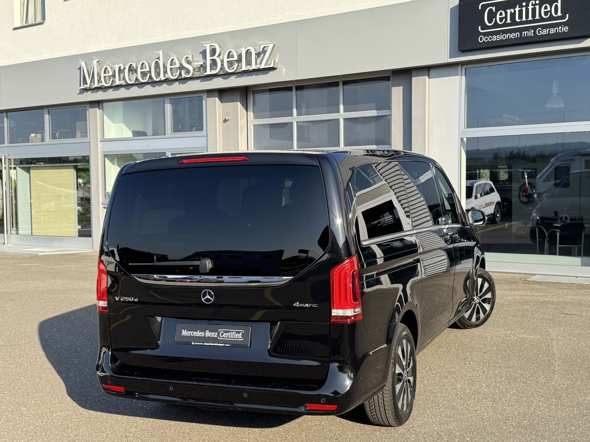 MERCEDES-BENZ V 250d Avantgarde lang Van-image-3